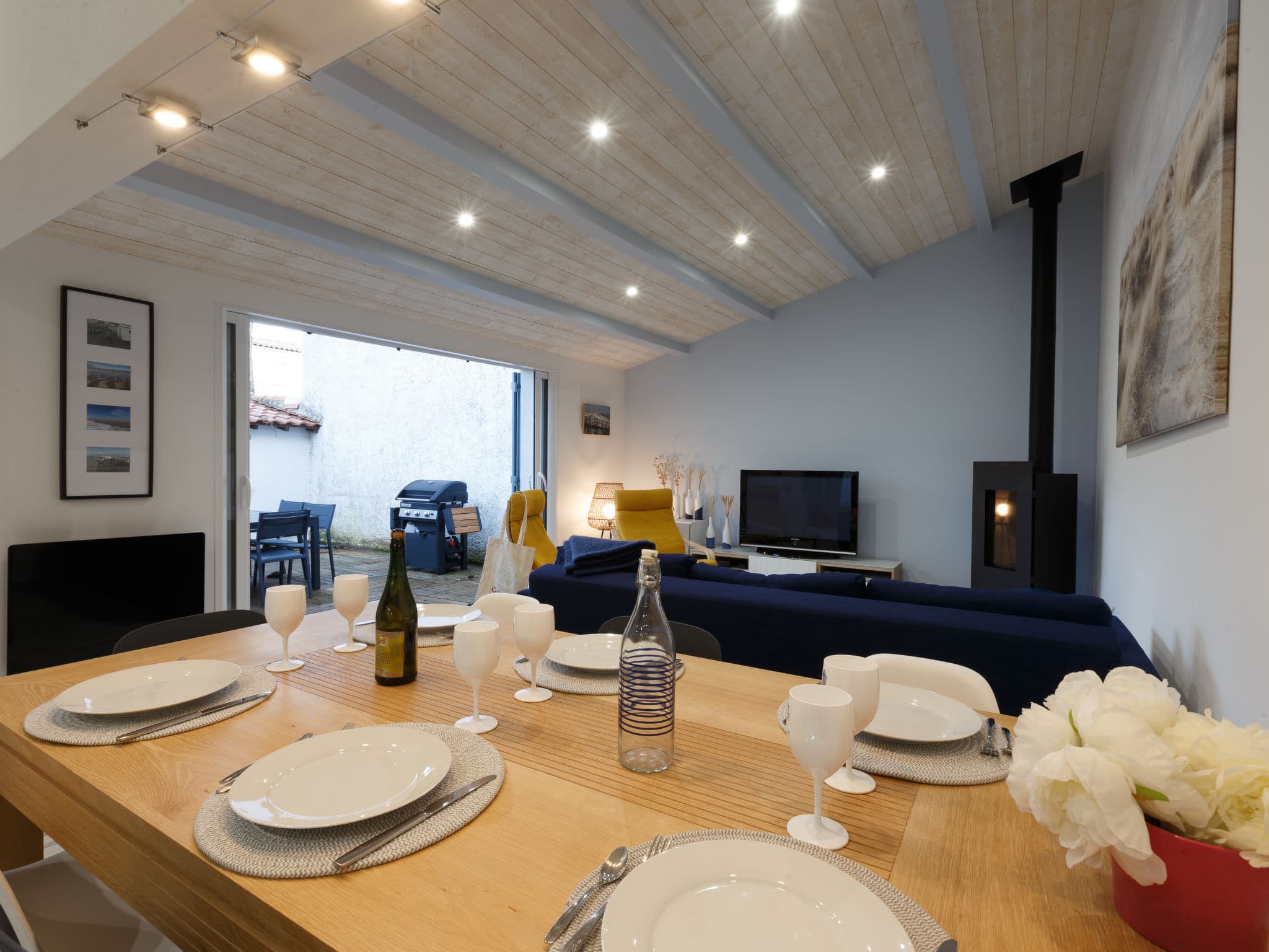 Kitchen / Dining Room