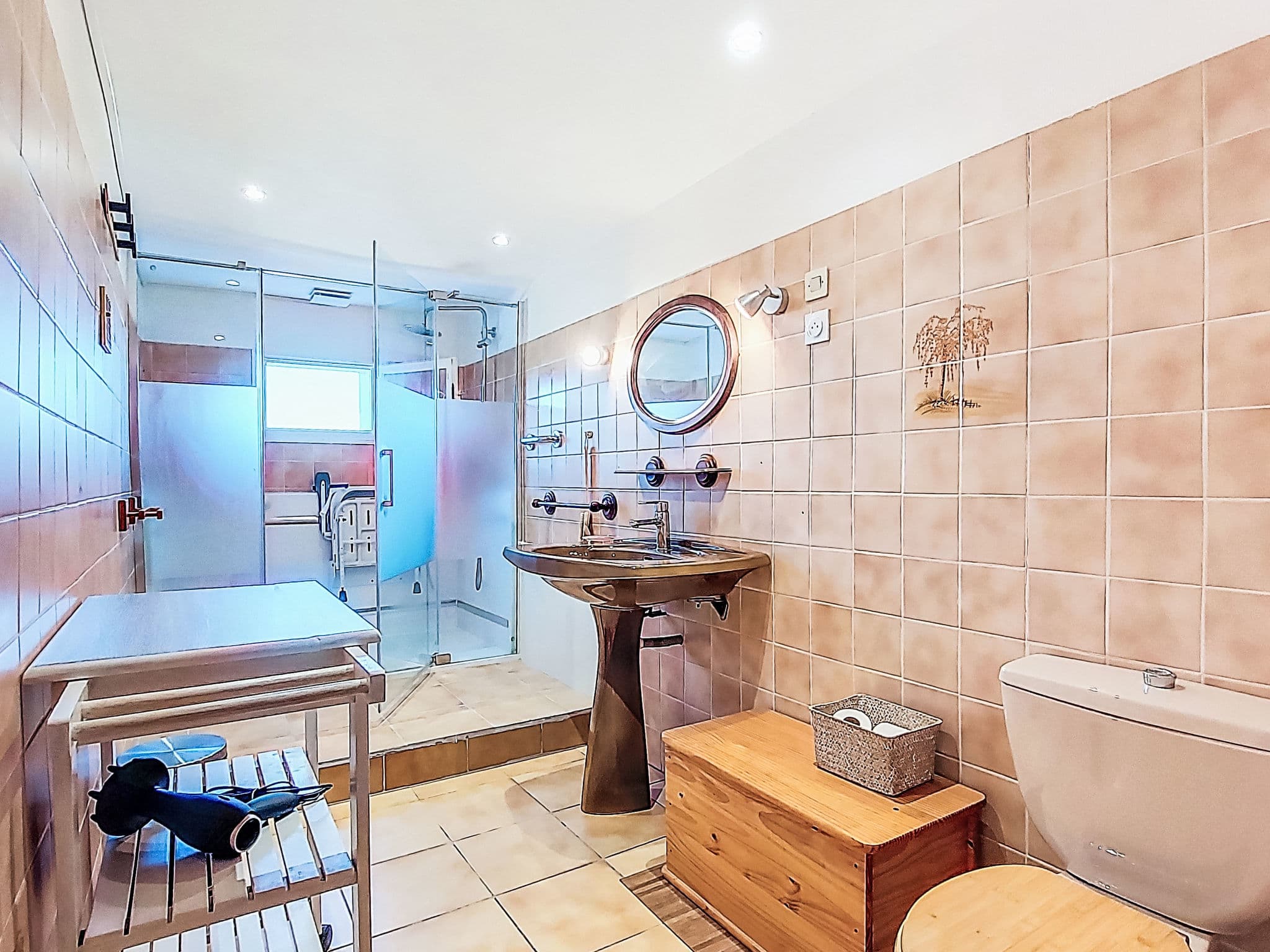 Bathroom / Wellness