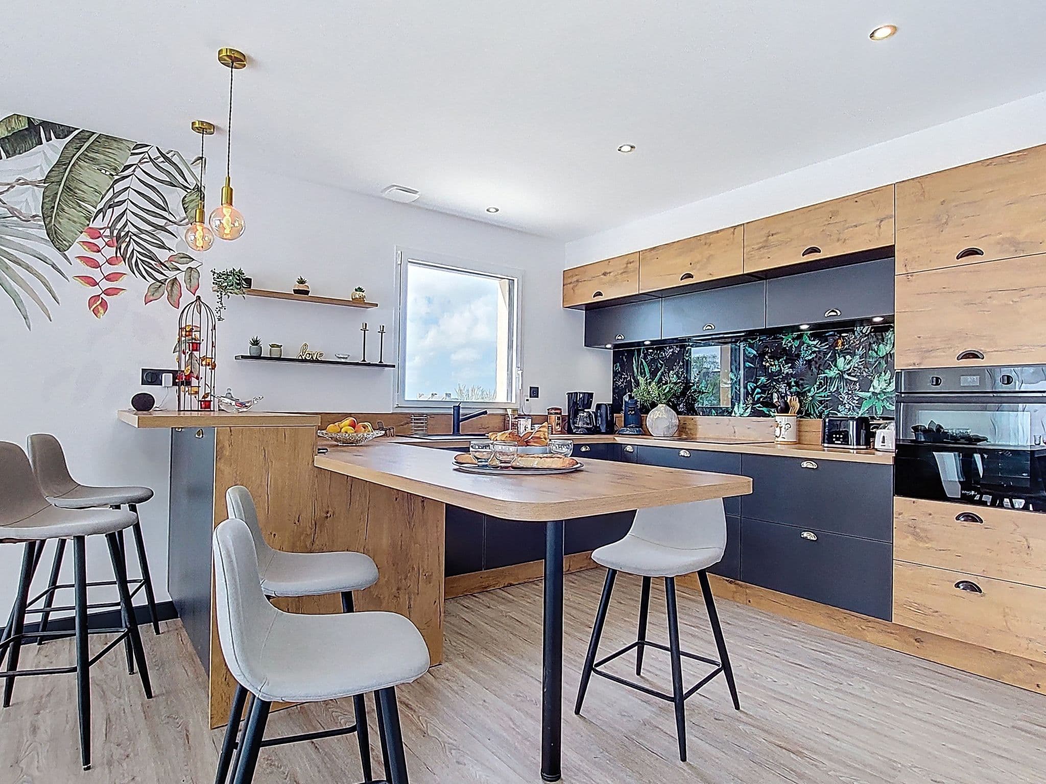 Kitchen / Dining Room