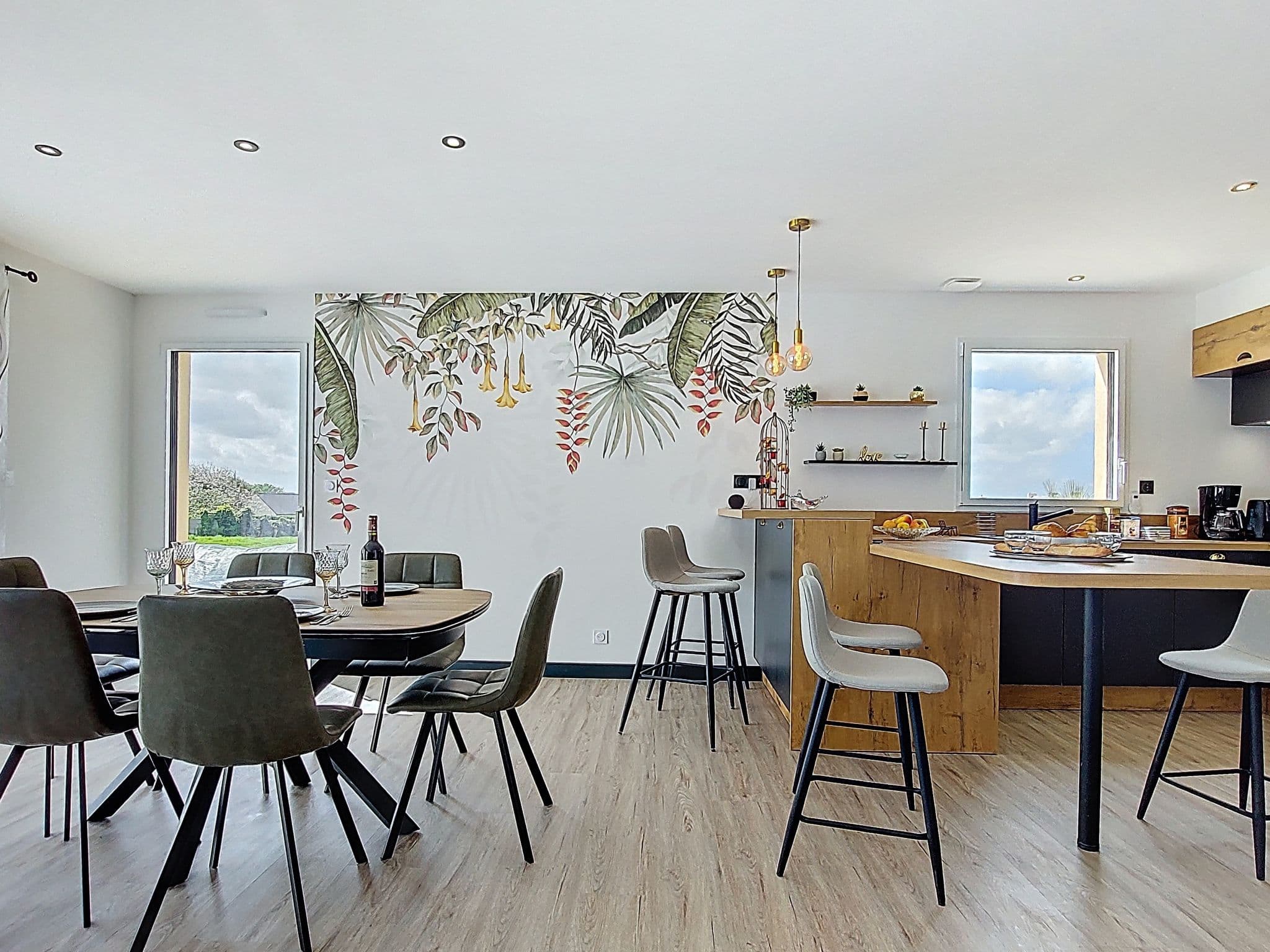 Kitchen / Dining Room