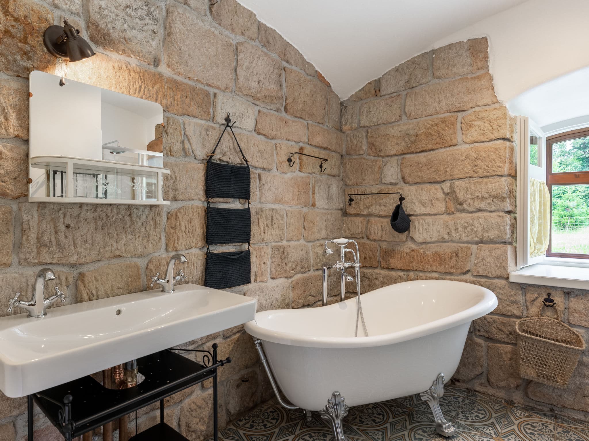 Bathroom / Wellness