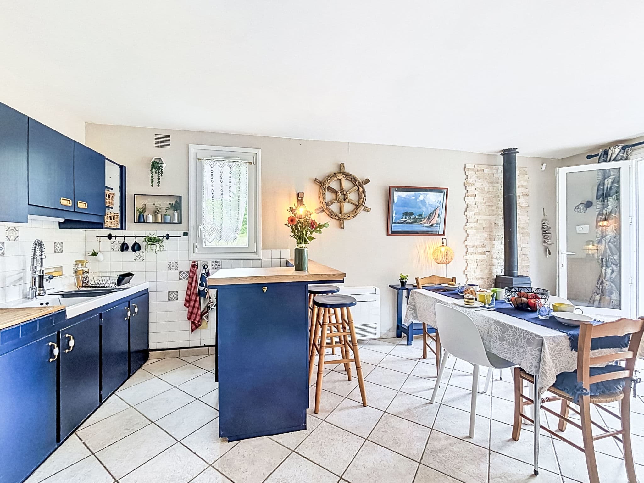 Kitchen / Dining Room