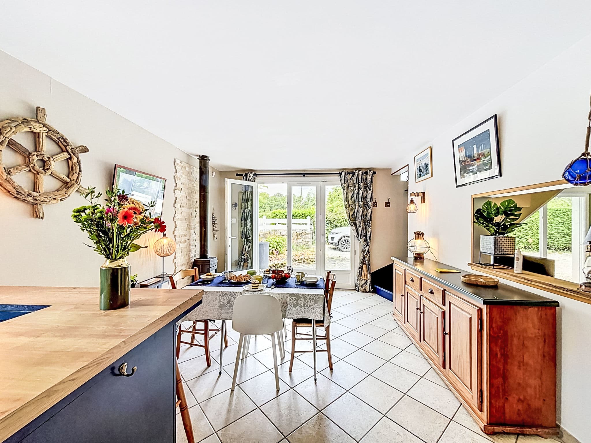 Kitchen / Dining Room