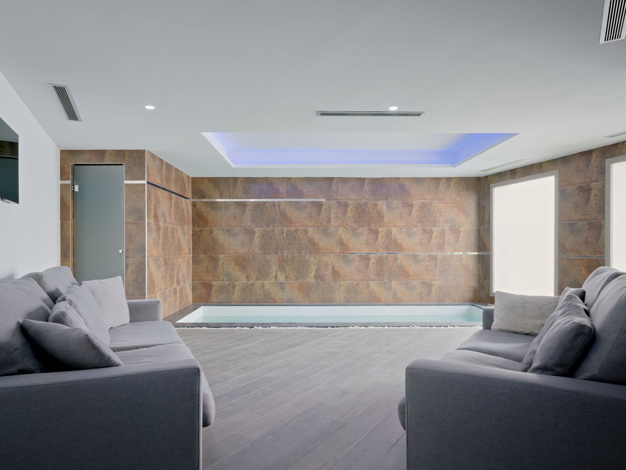 Pool Indoor