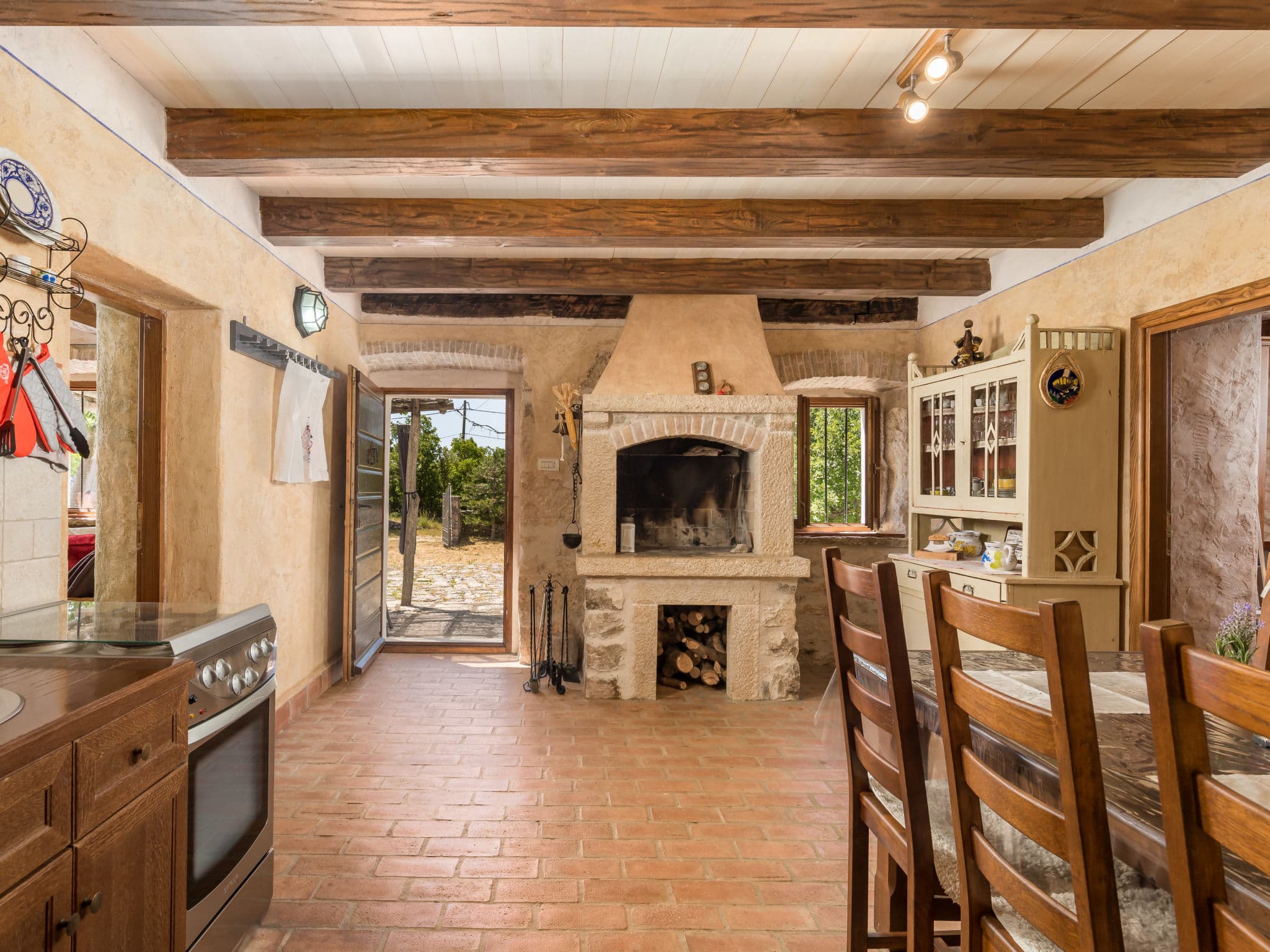 Kitchen / Dining Room