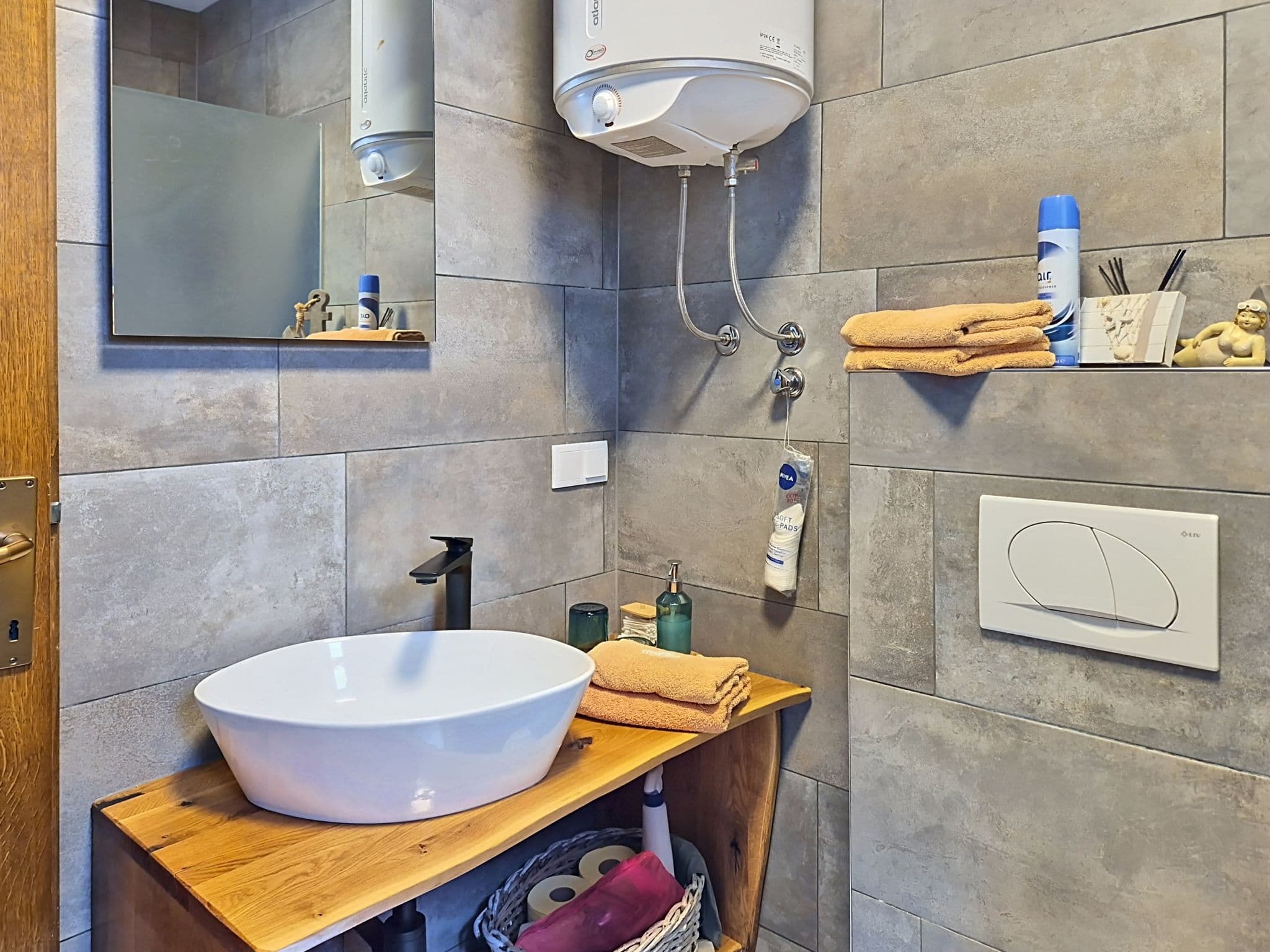 Bathroom / Wellness