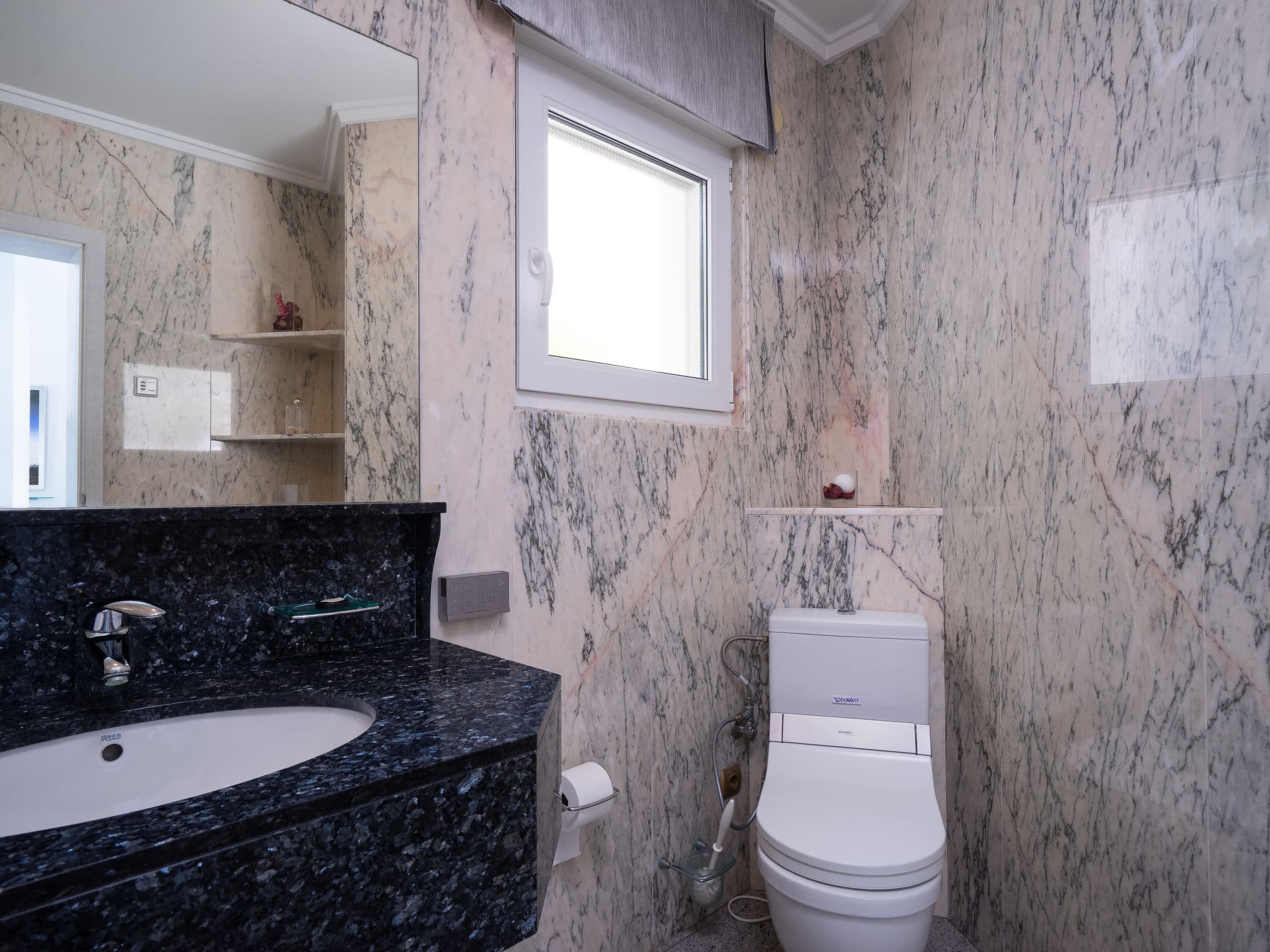 Bathroom / Wellness