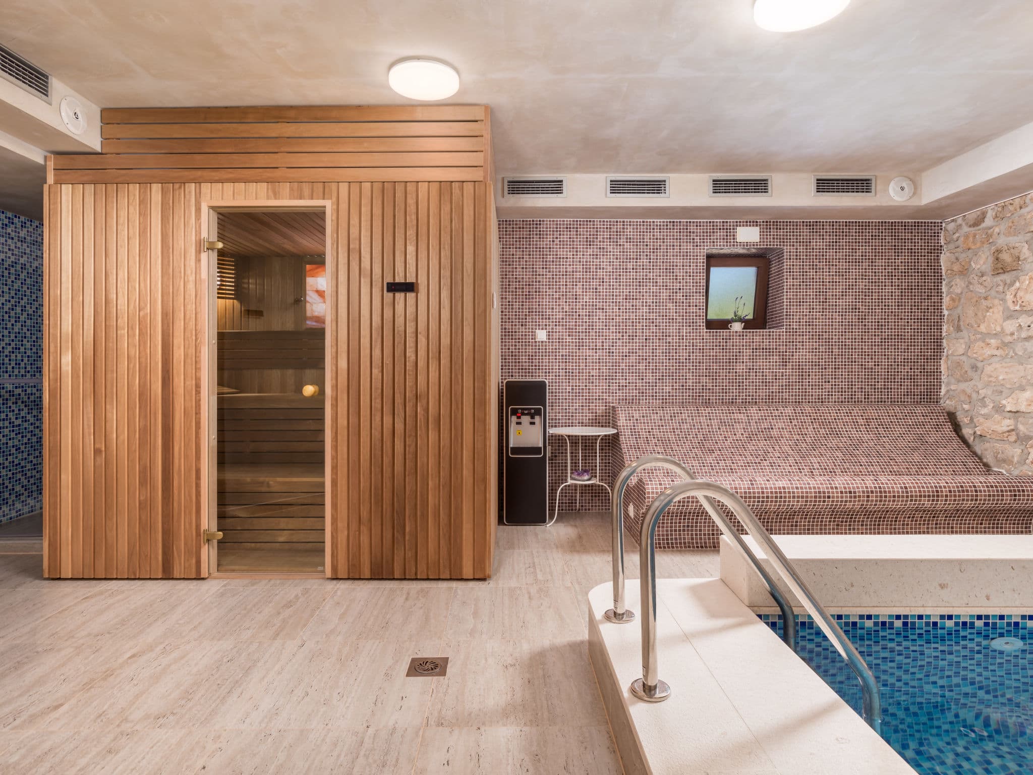 Bathroom / Wellness