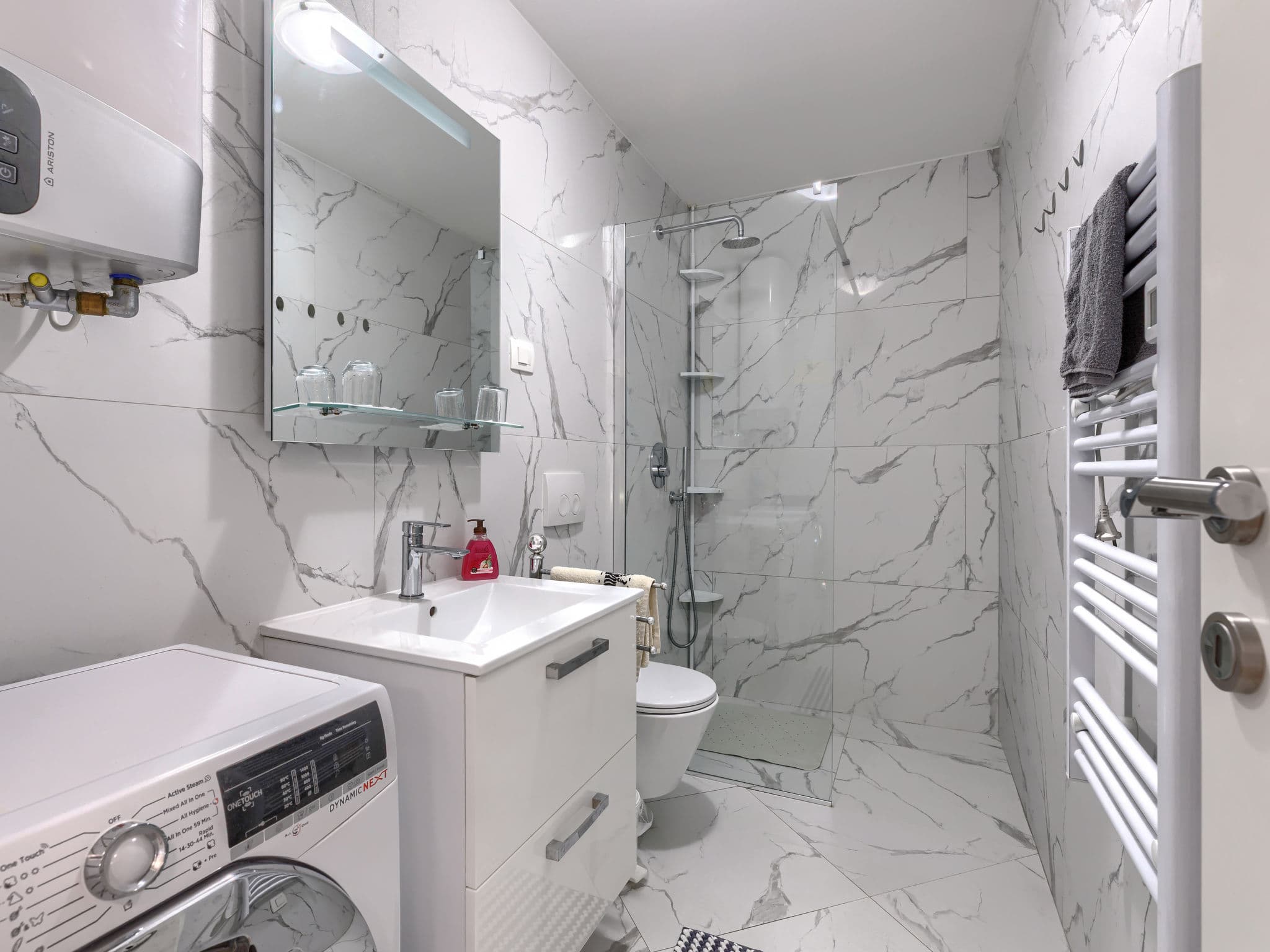 Bathroom / Wellness