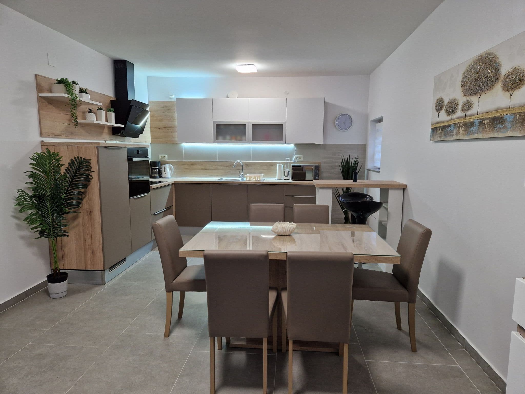 Kitchen / Dining Room