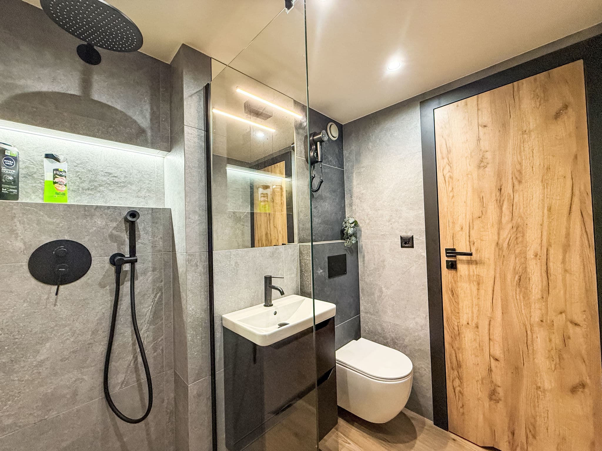 Bathroom / Wellness