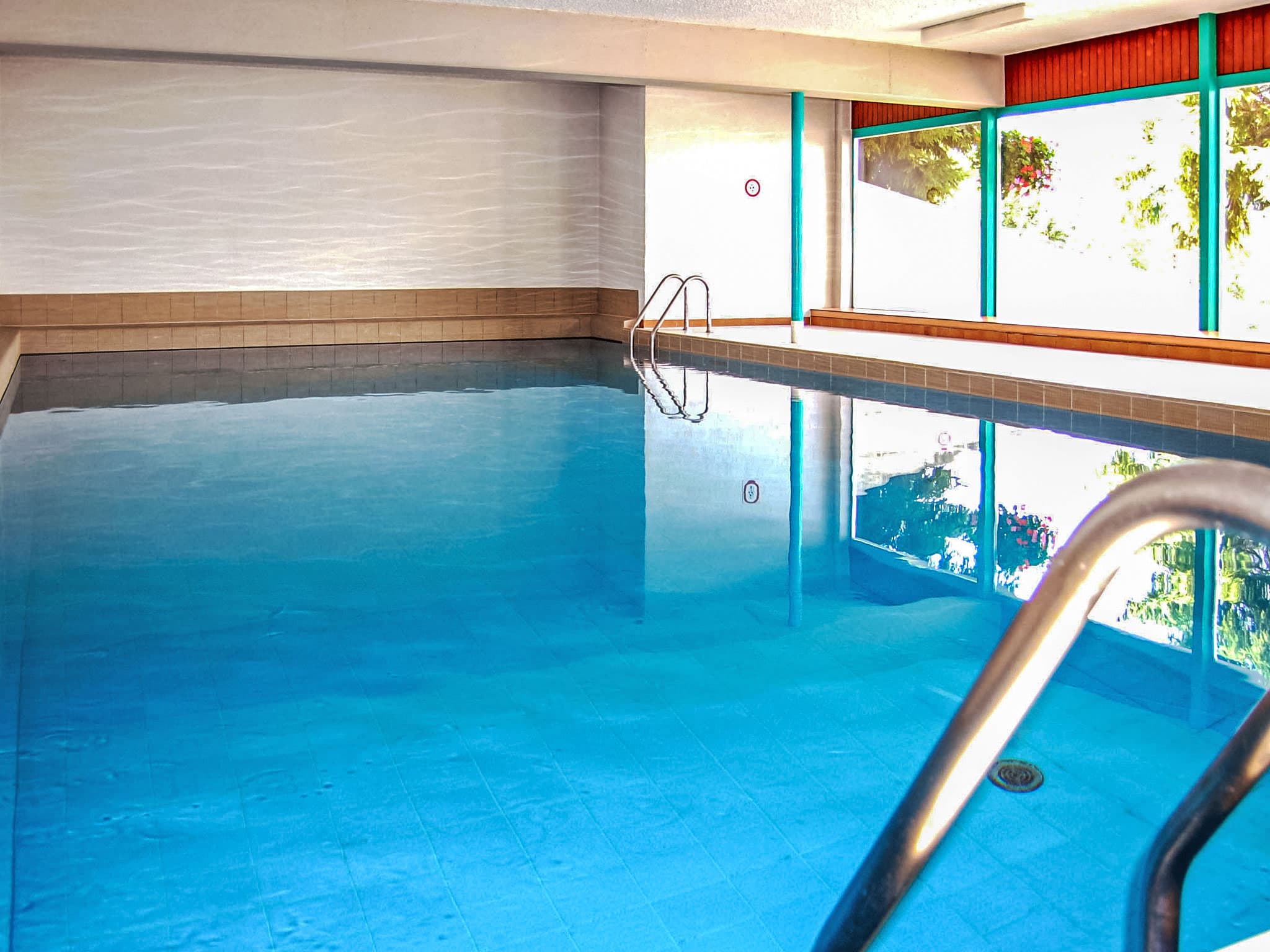 Pool Indoor