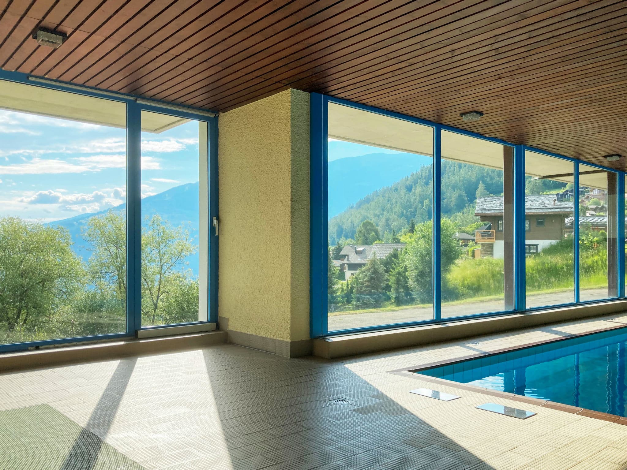 Pool Indoor