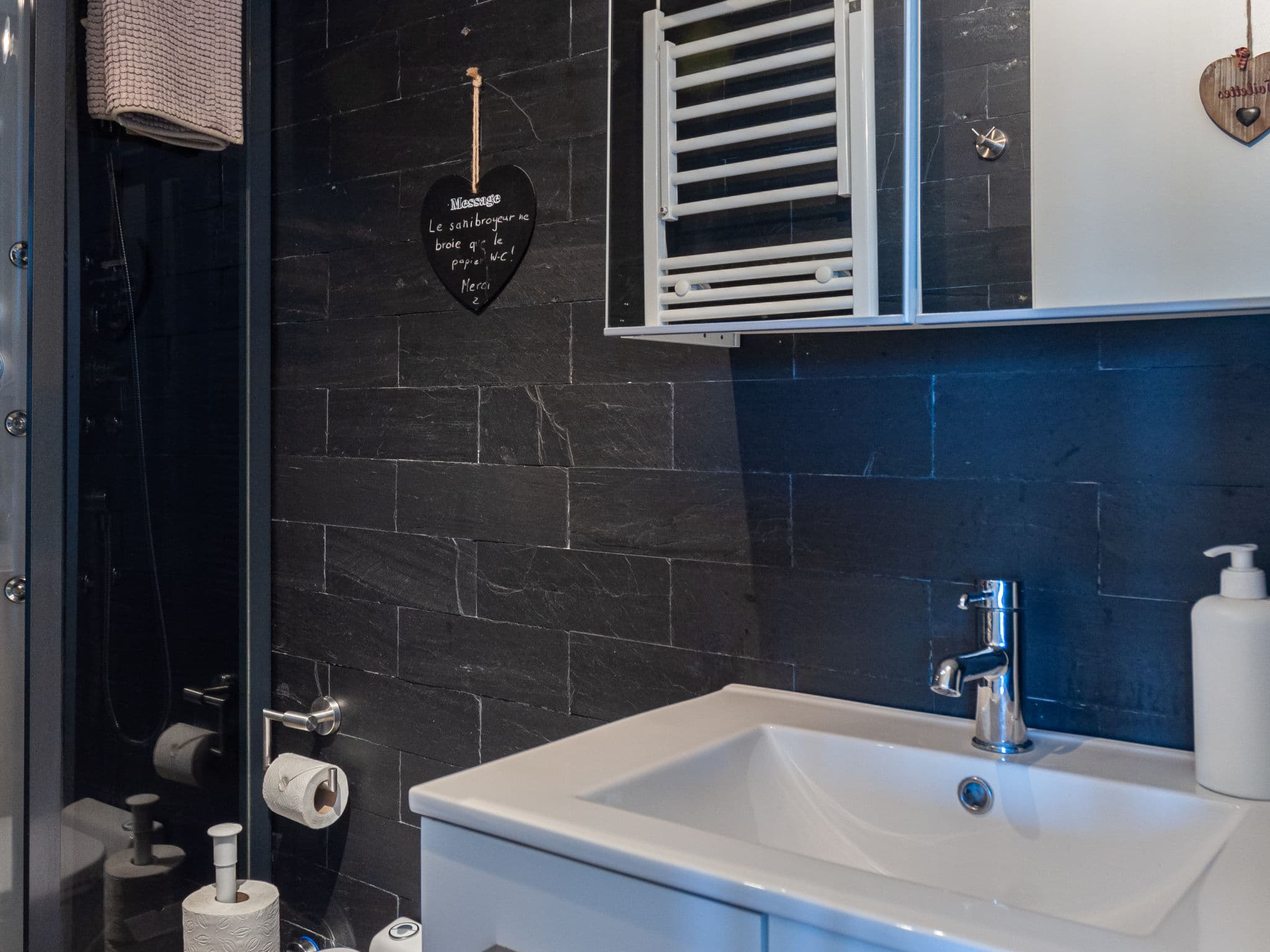 Bathroom / Wellness