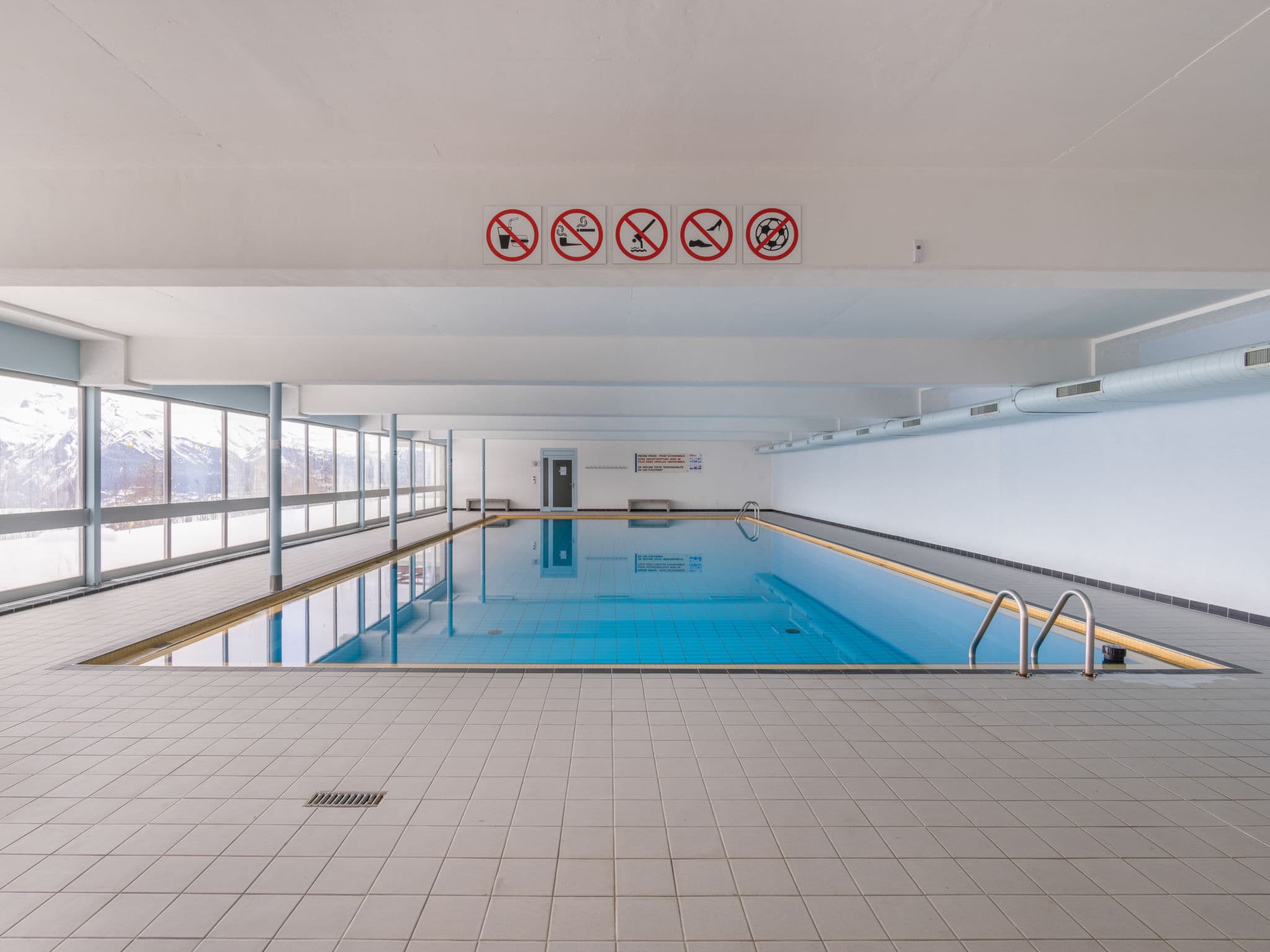 Pool Indoor