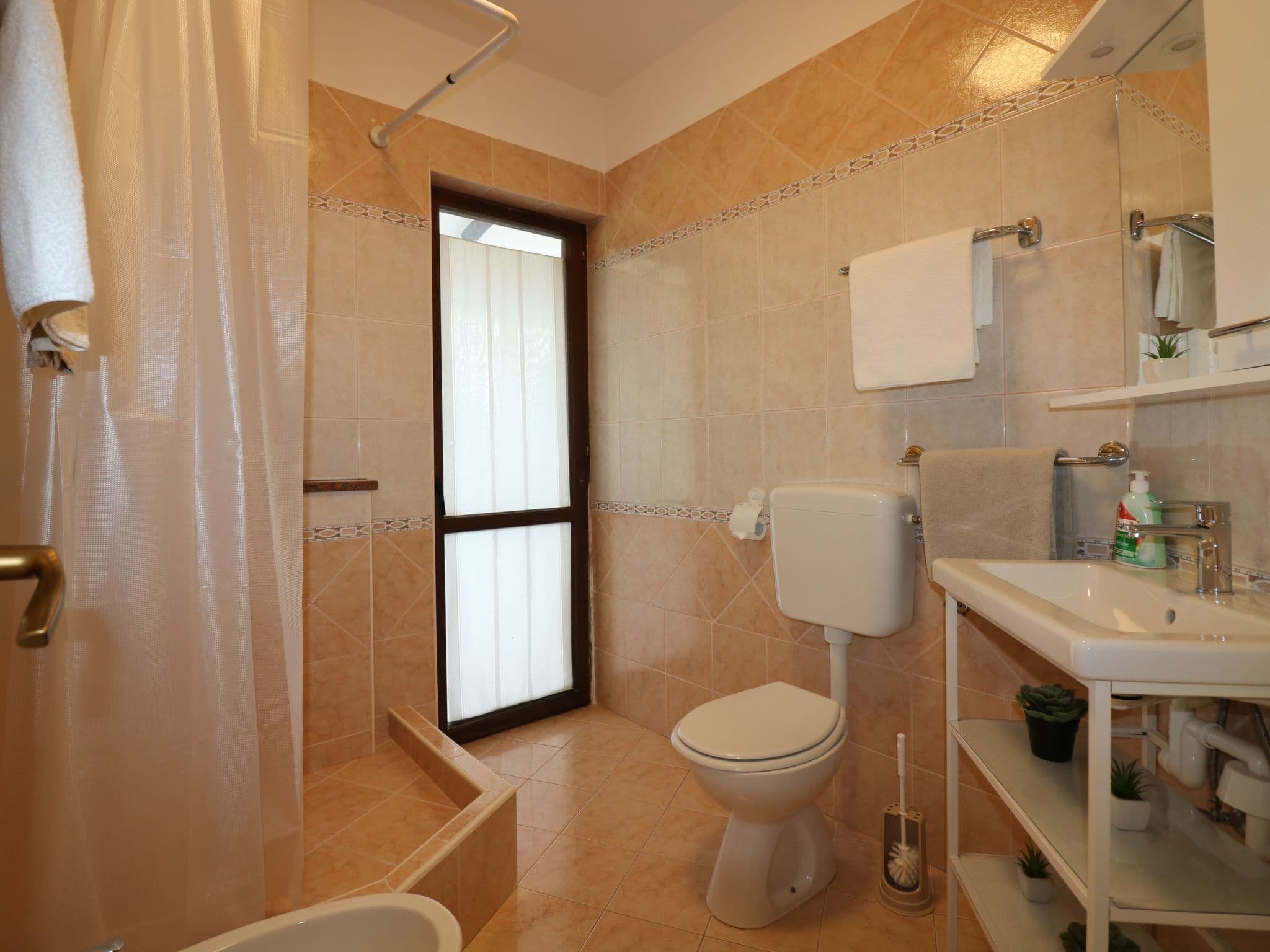 Gallery Image 37