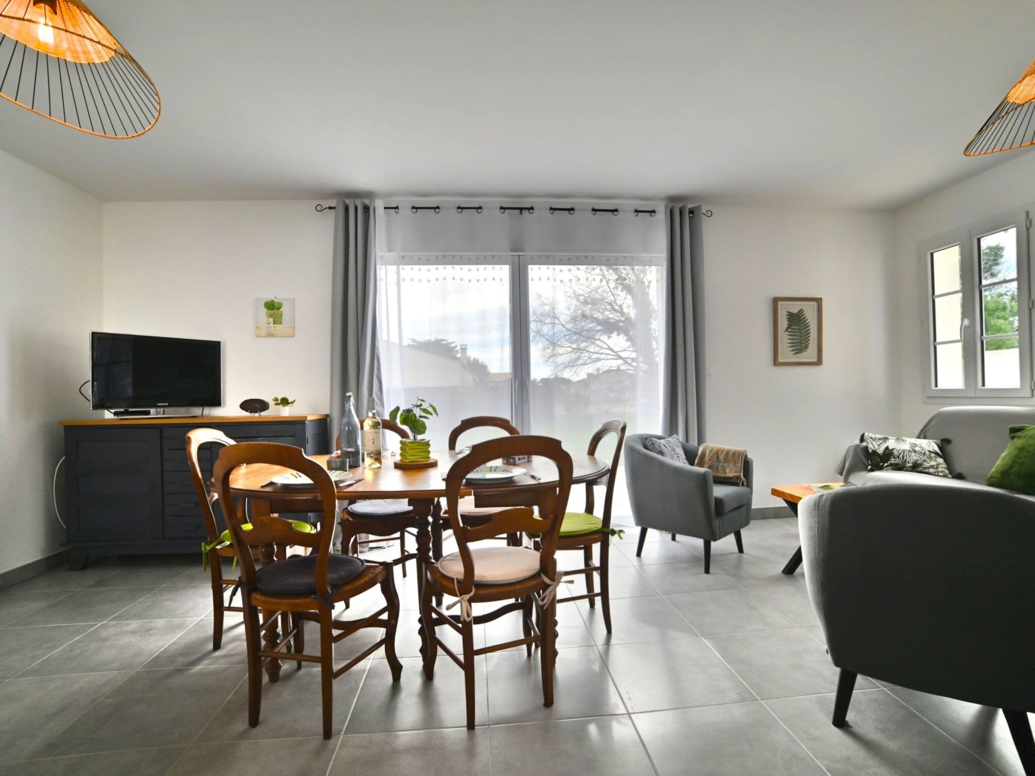 Kitchen / Dining Room