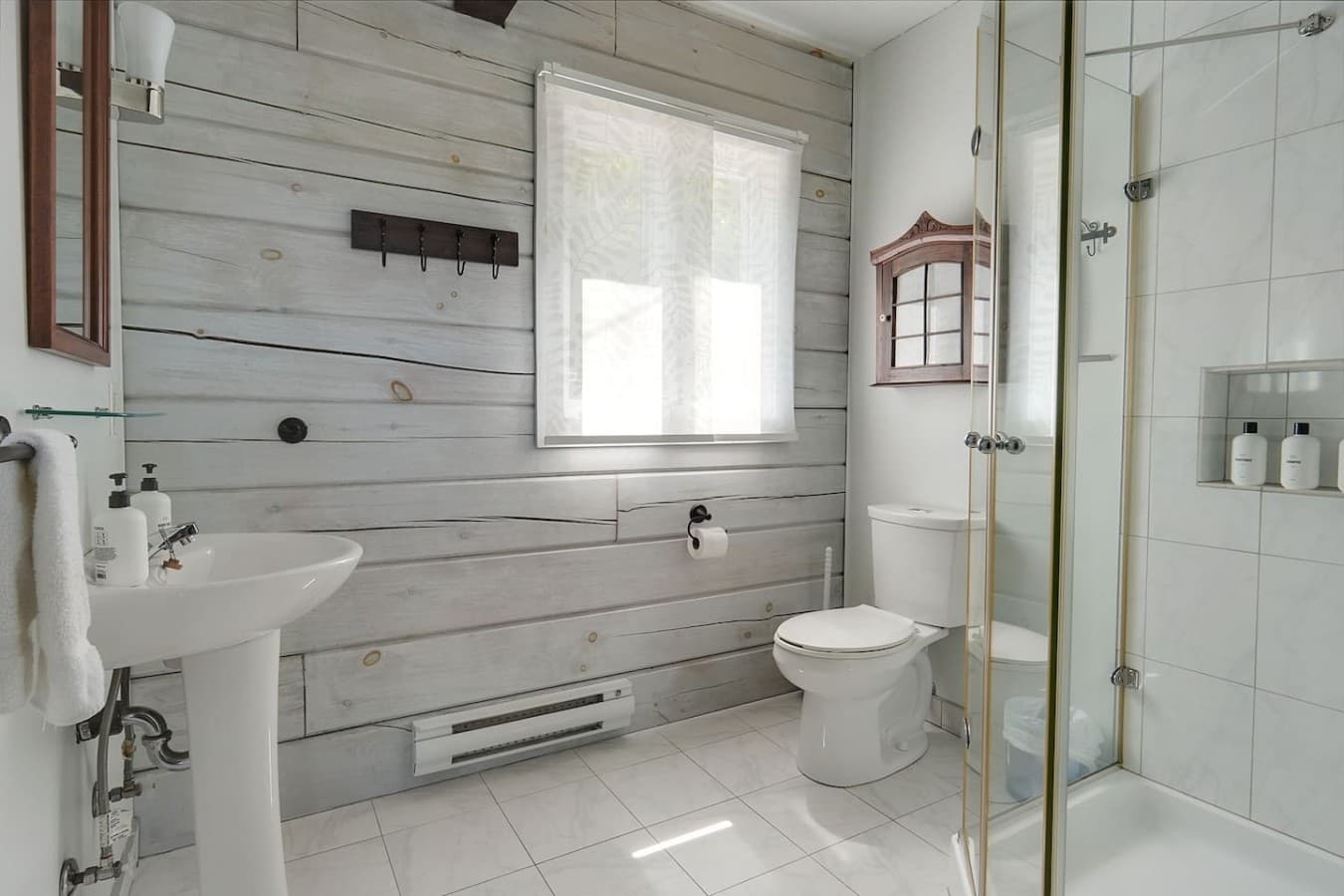 Full bathroom