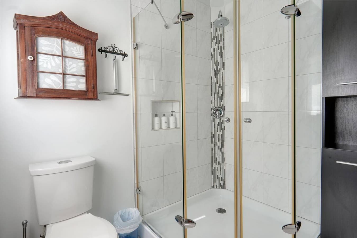 Full Bathroom in main cottage main floor.