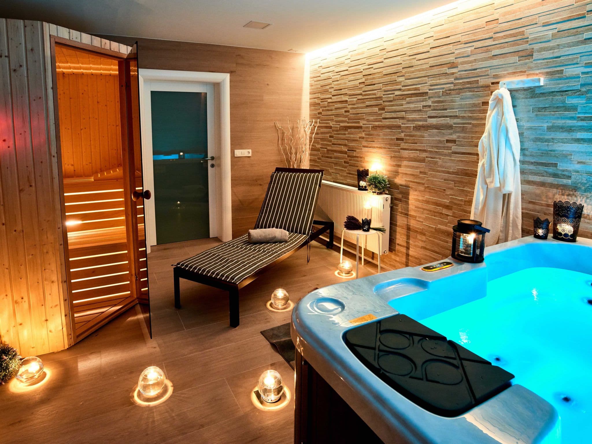 Pool Indoor