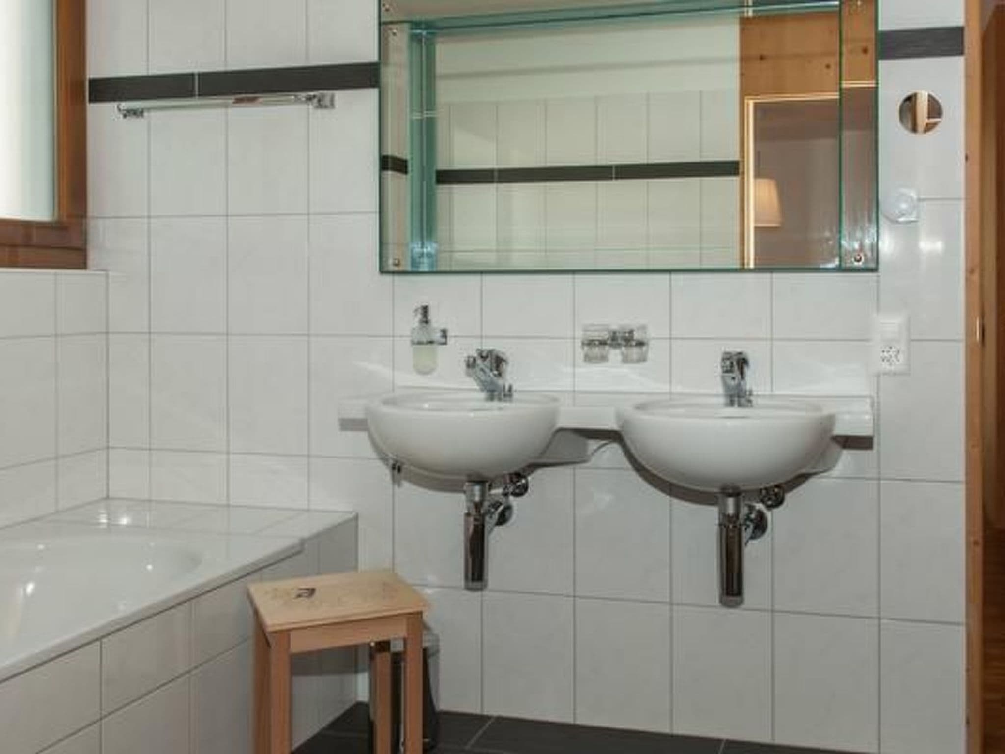 Gallery Image 15