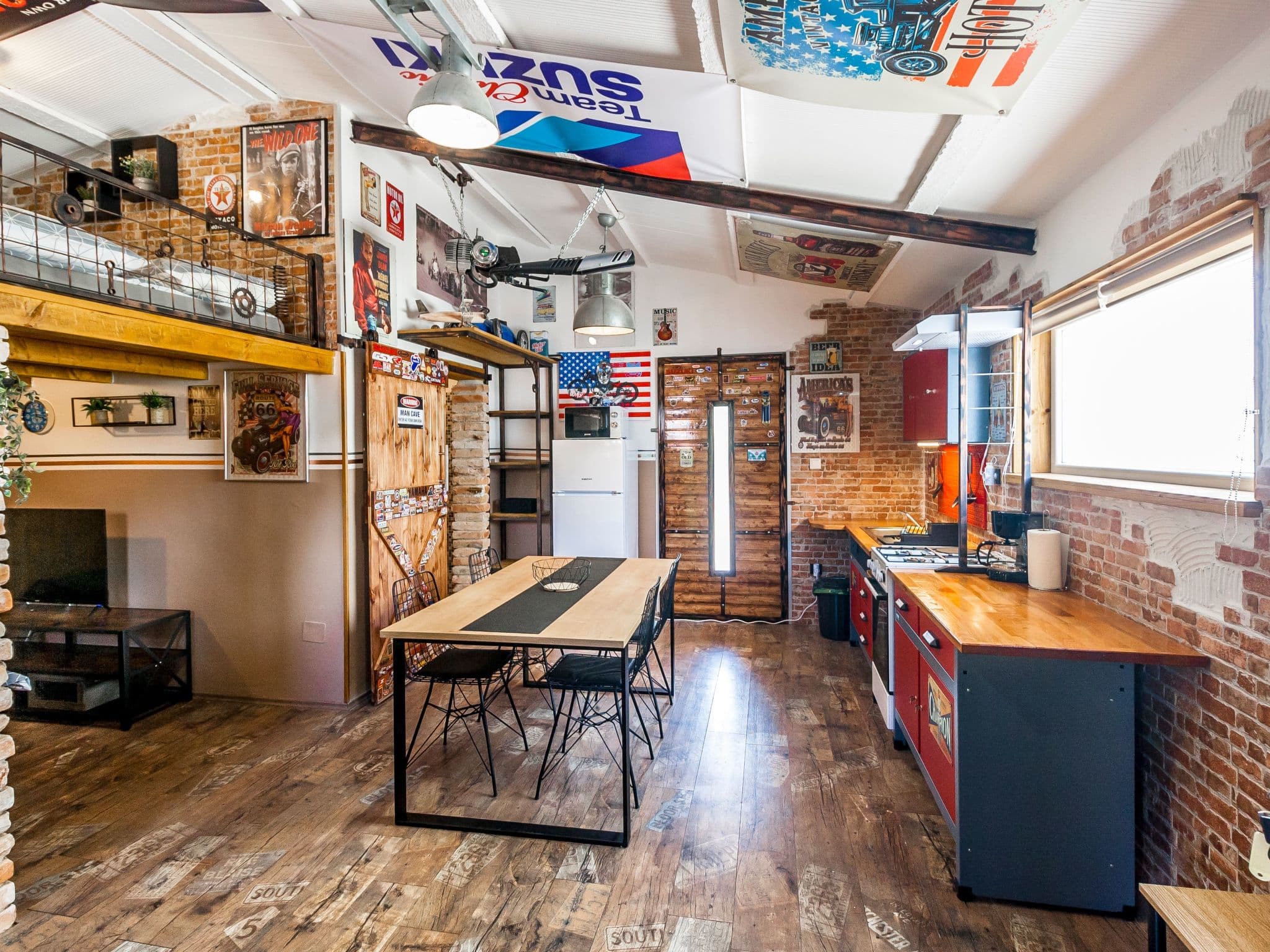 Kitchen / Dining Room