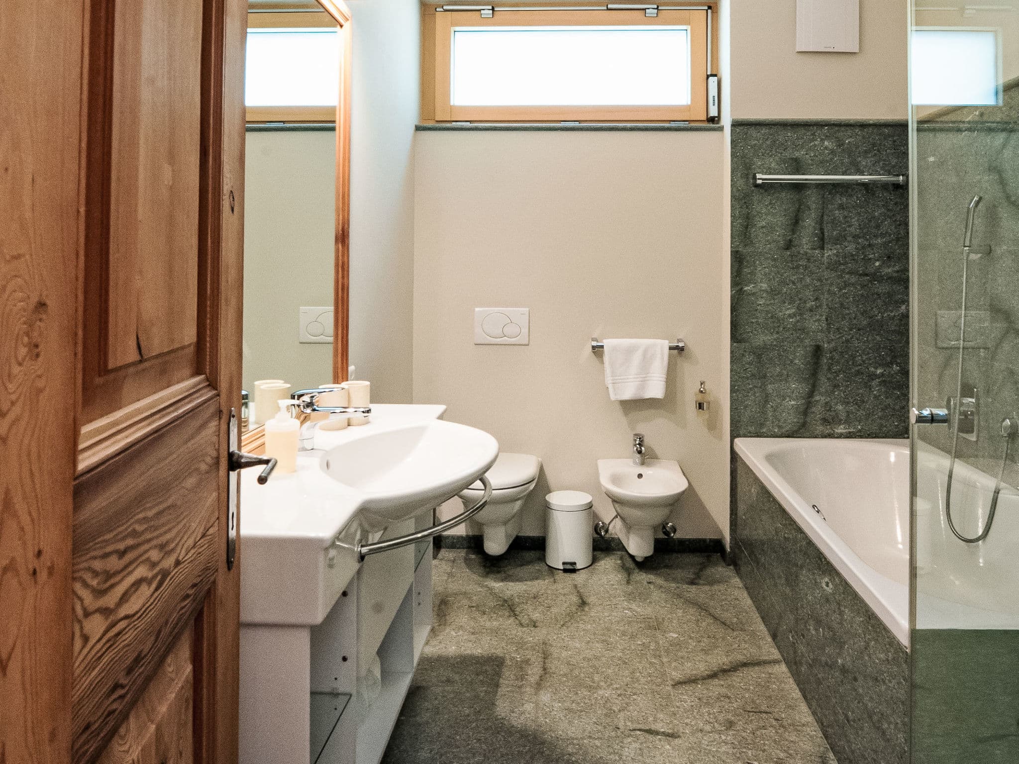 Bathroom / Wellness