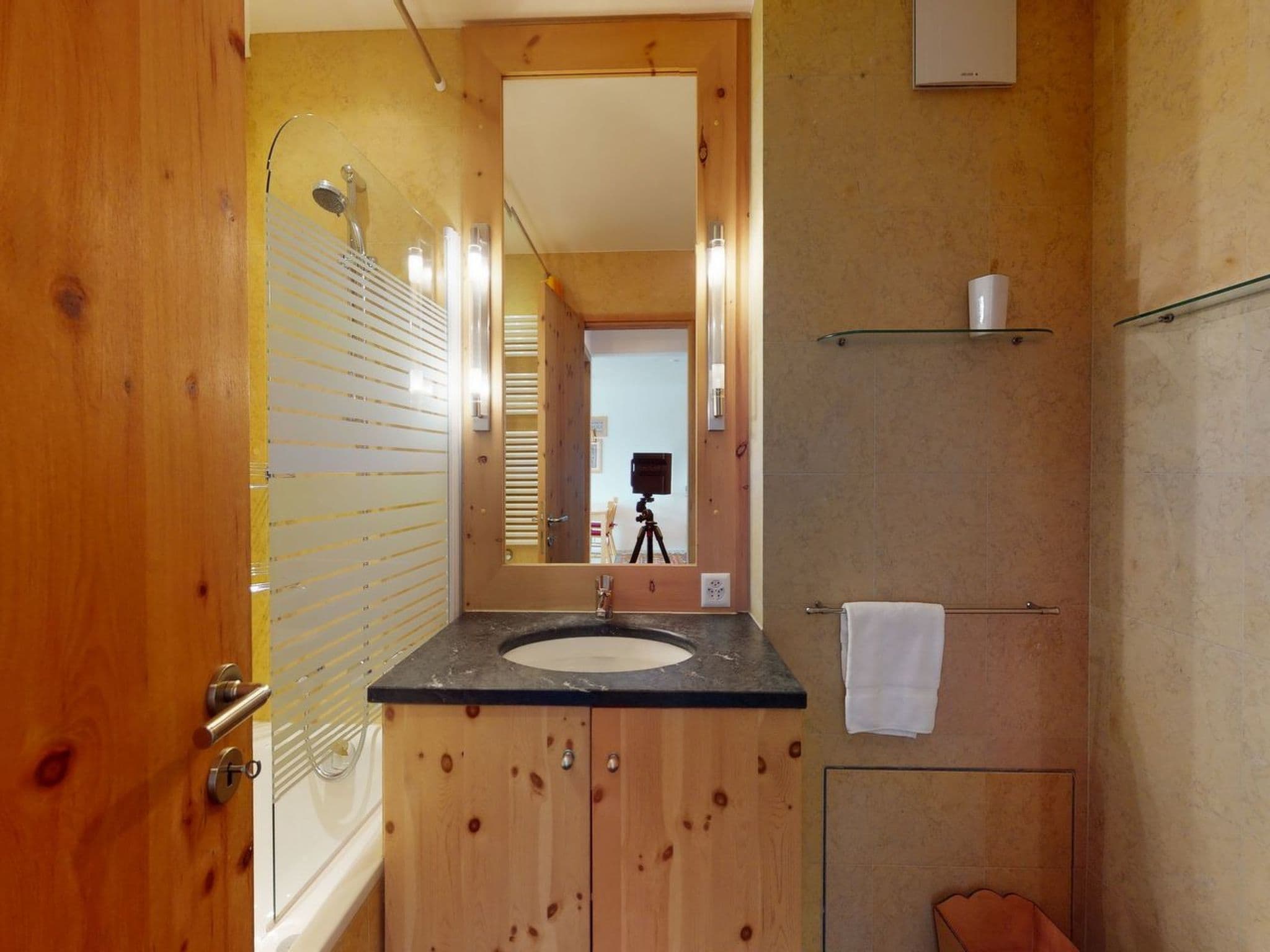 Gallery Image 4