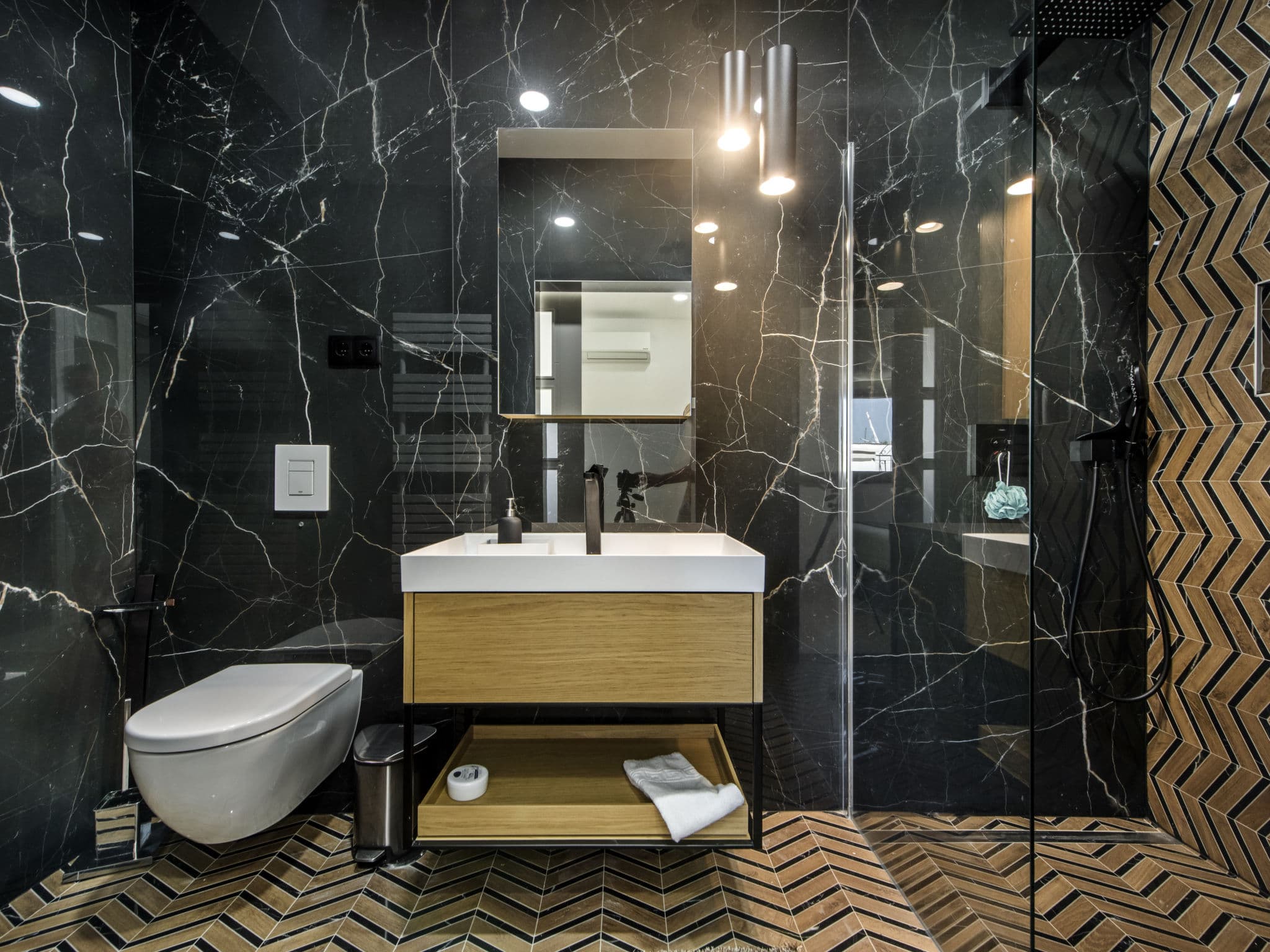 Bathroom / Wellness