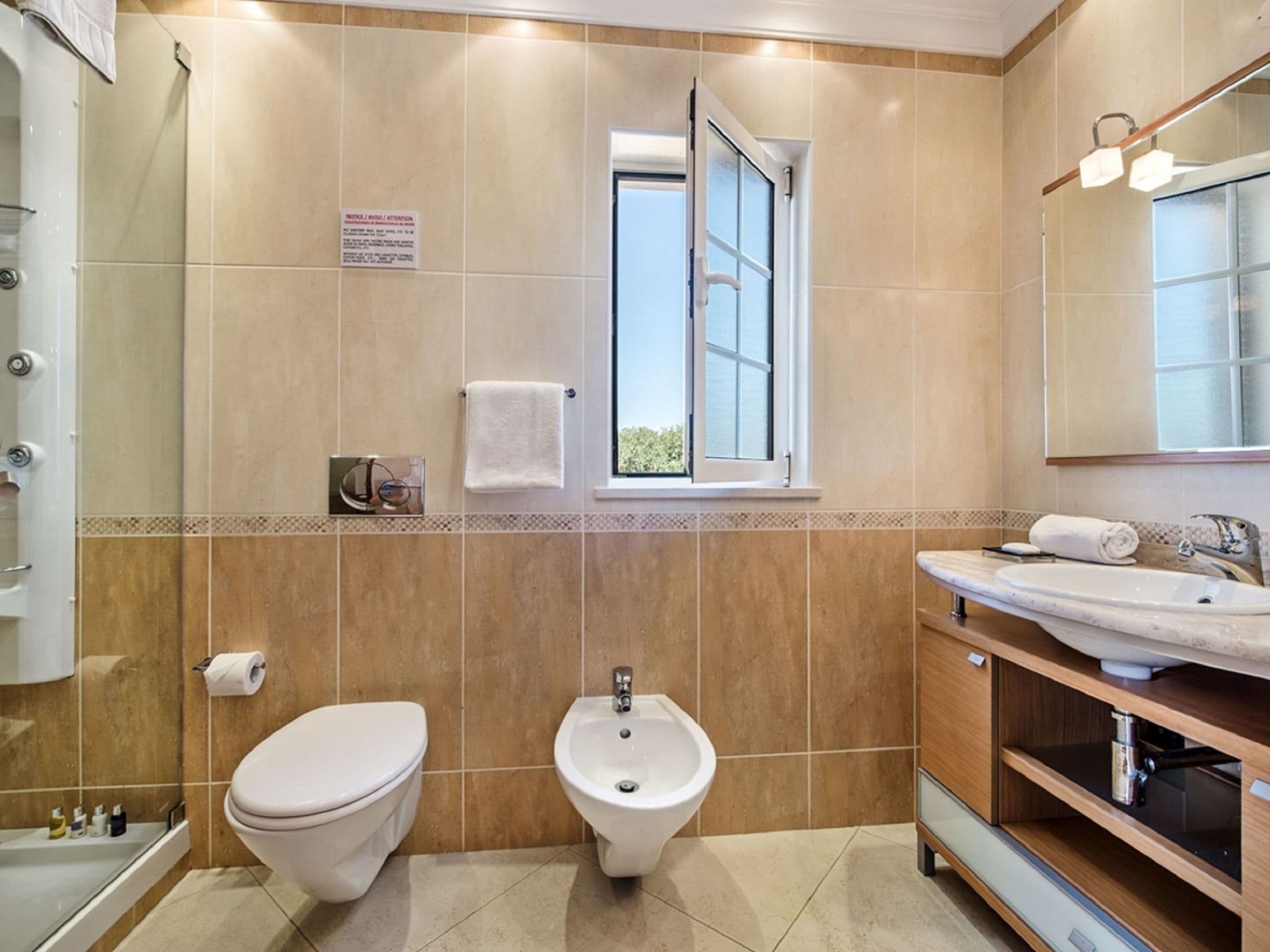 Bathroom / Wellness