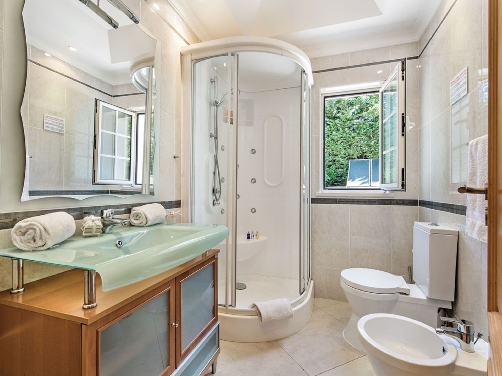 Bathroom / Wellness