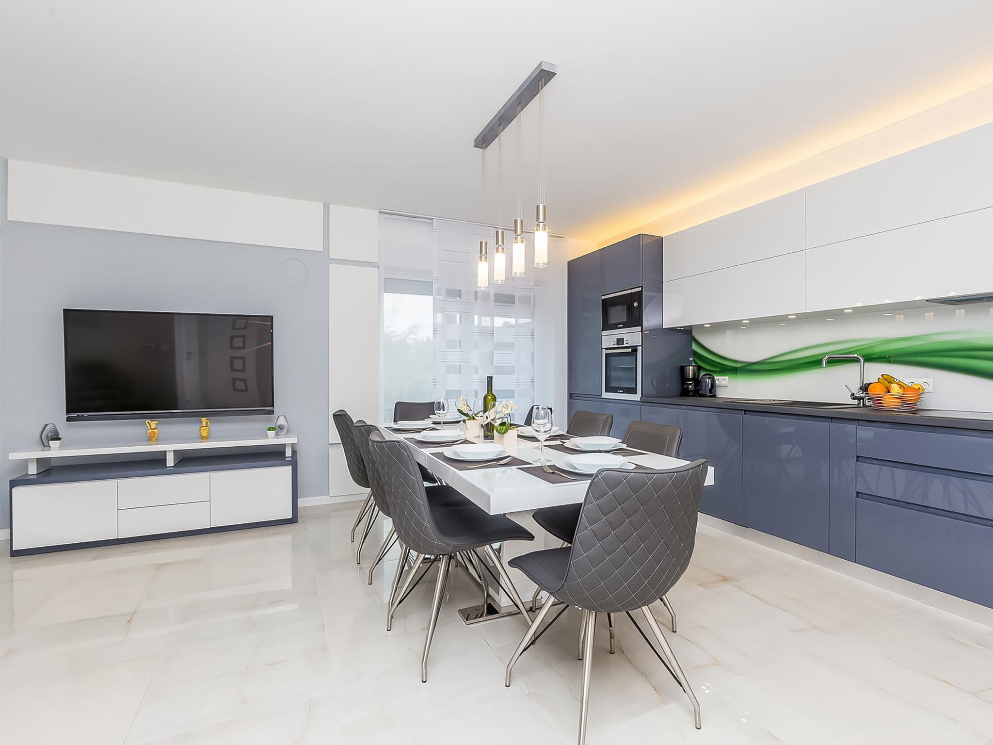 Kitchen / Dining Room