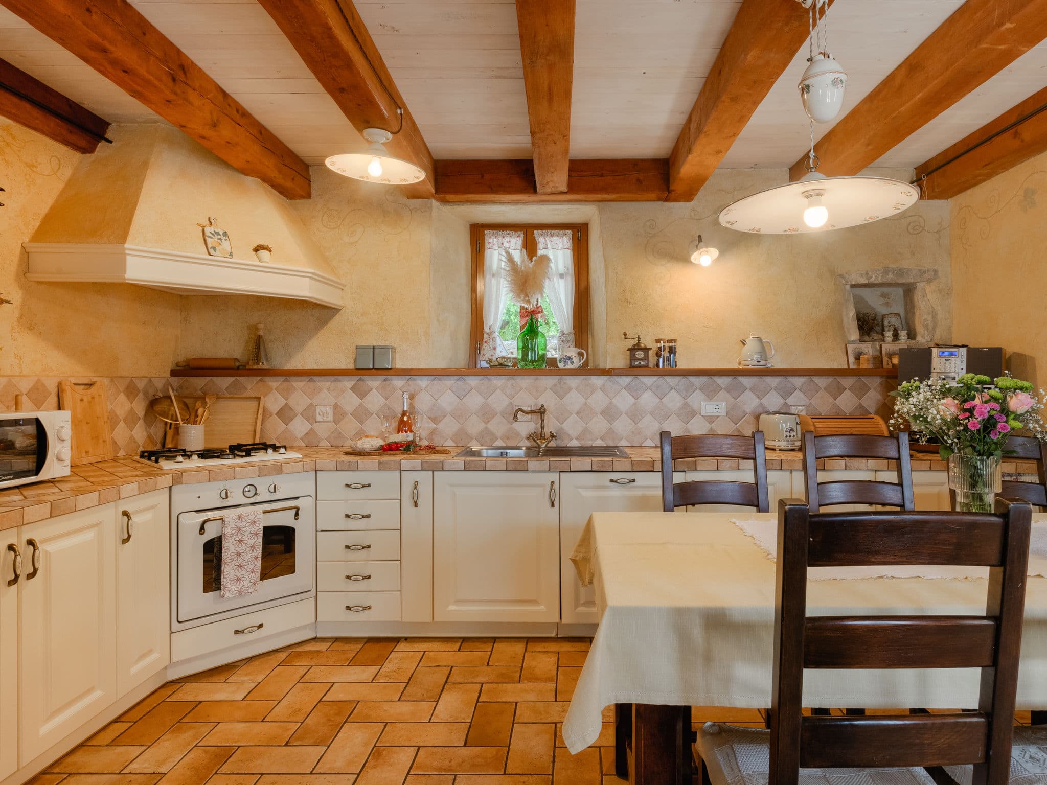 Kitchen / Dining Room