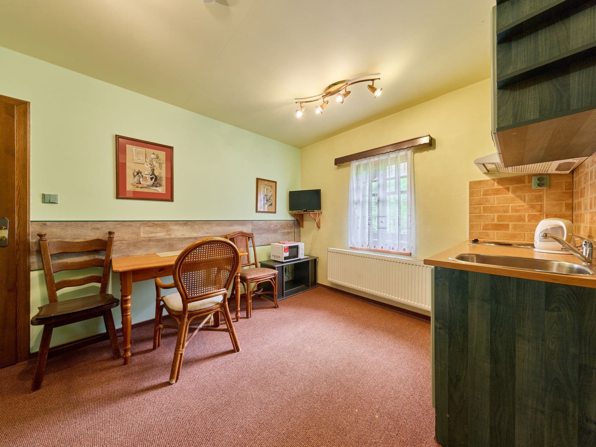 Kitchen / Dining Room