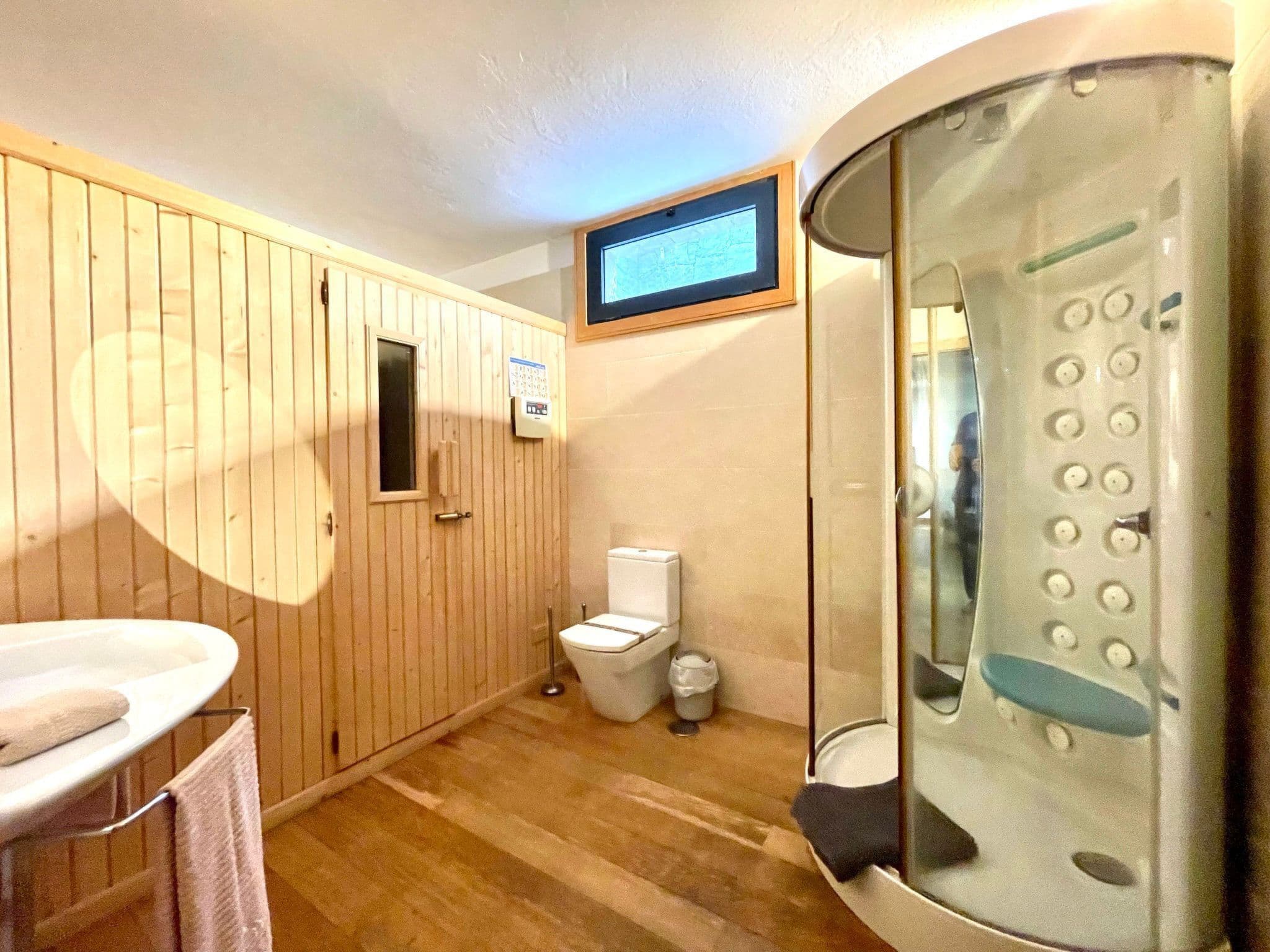 Bathroom / Wellness