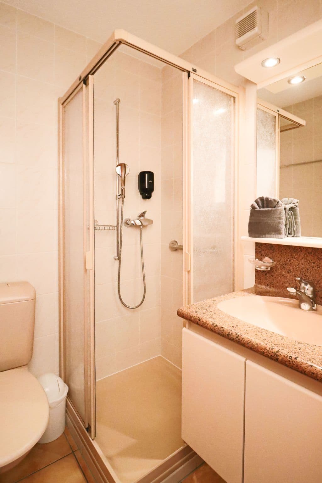 Bathroom / Wellness