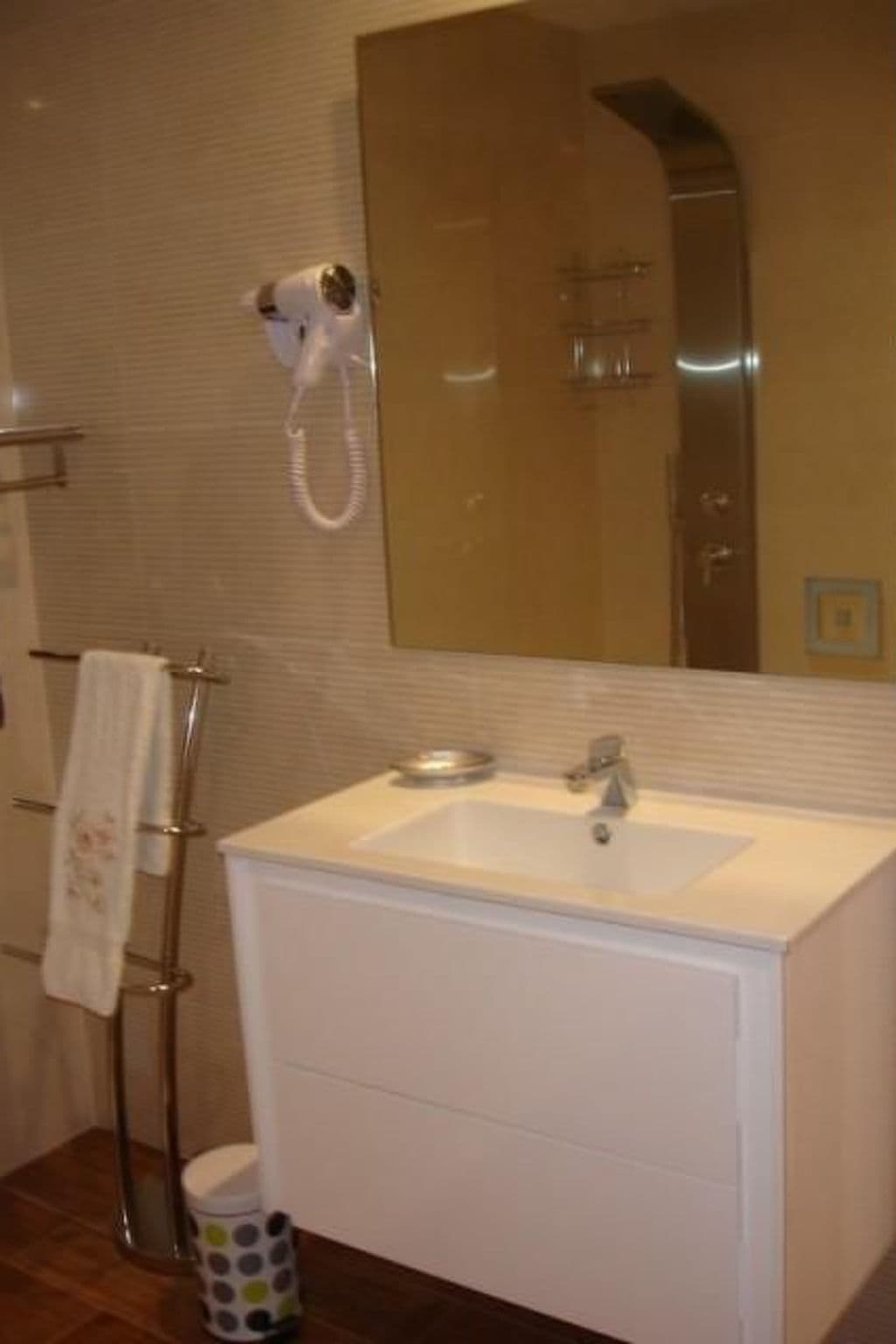 Gallery Image 21