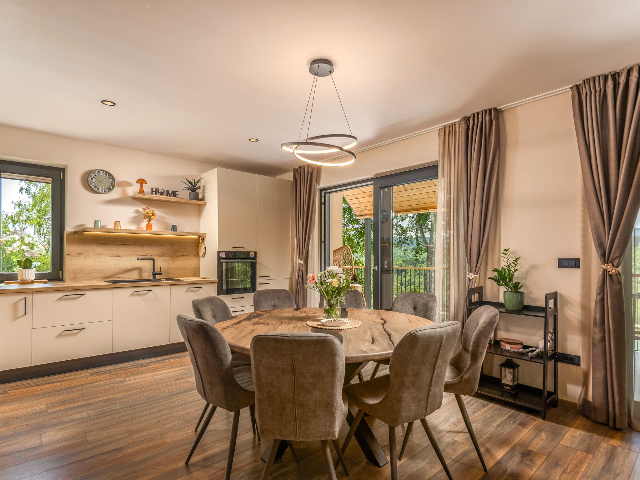 Kitchen / Dining Room