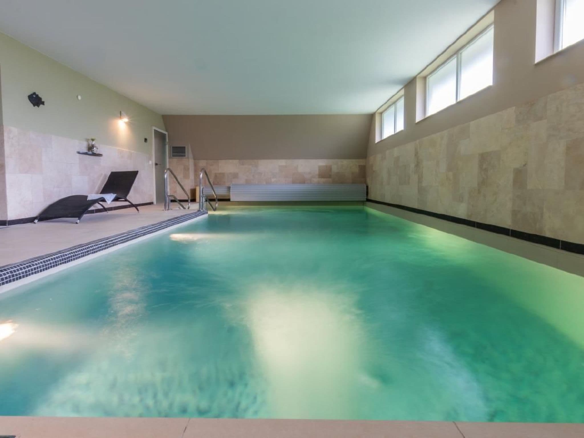 Pool Indoor