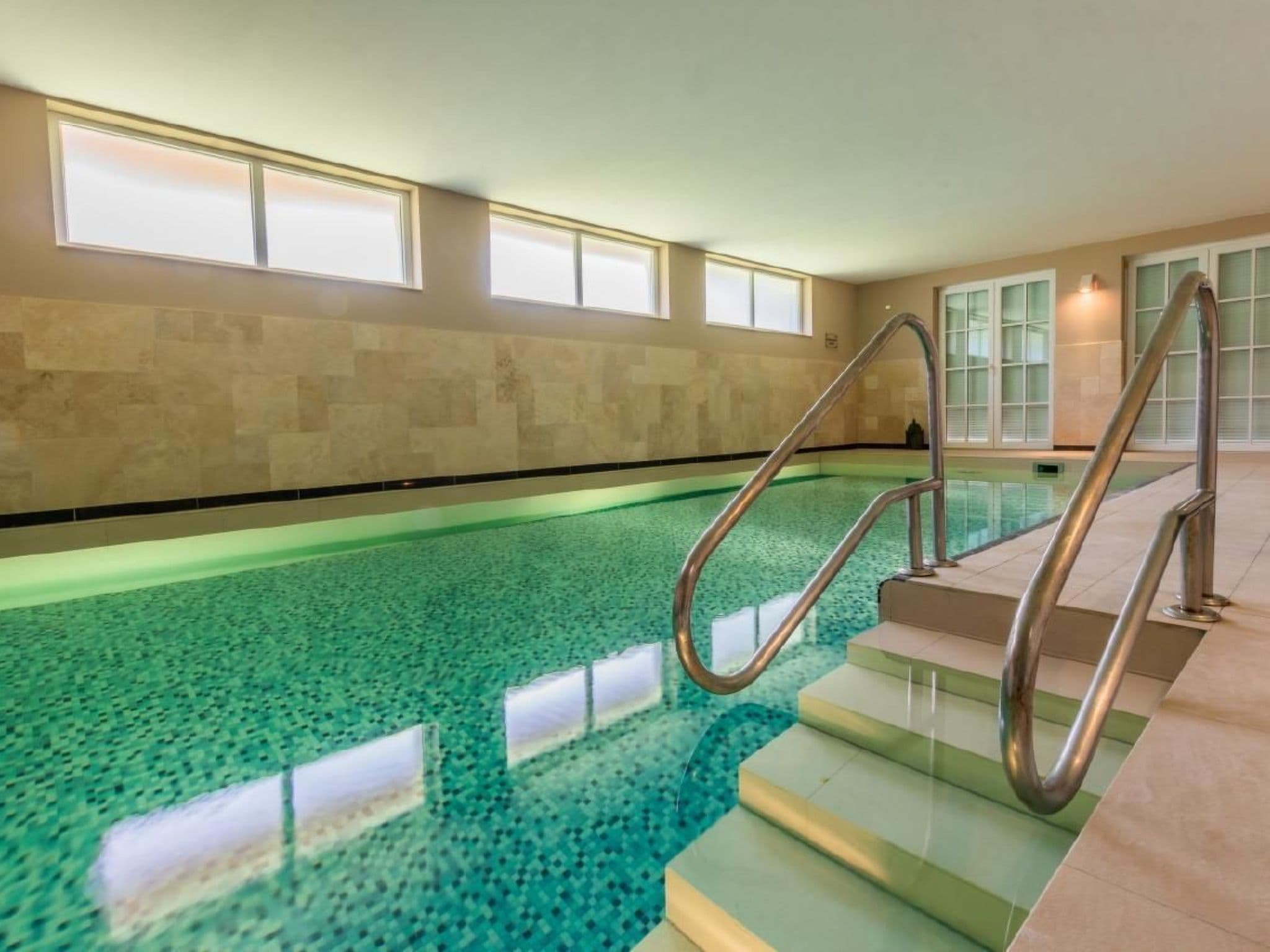Pool Indoor