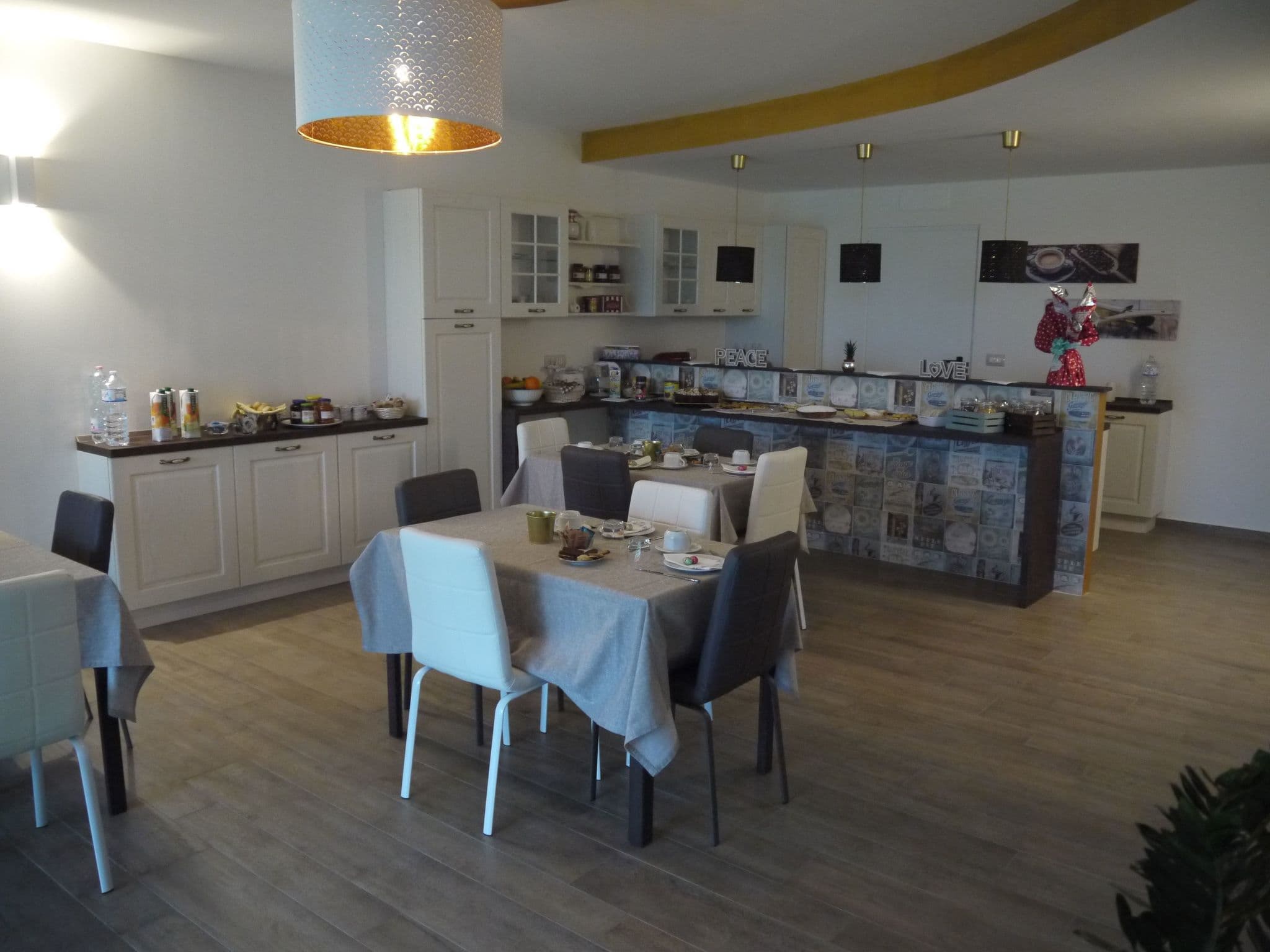 Kitchen / Dining Room