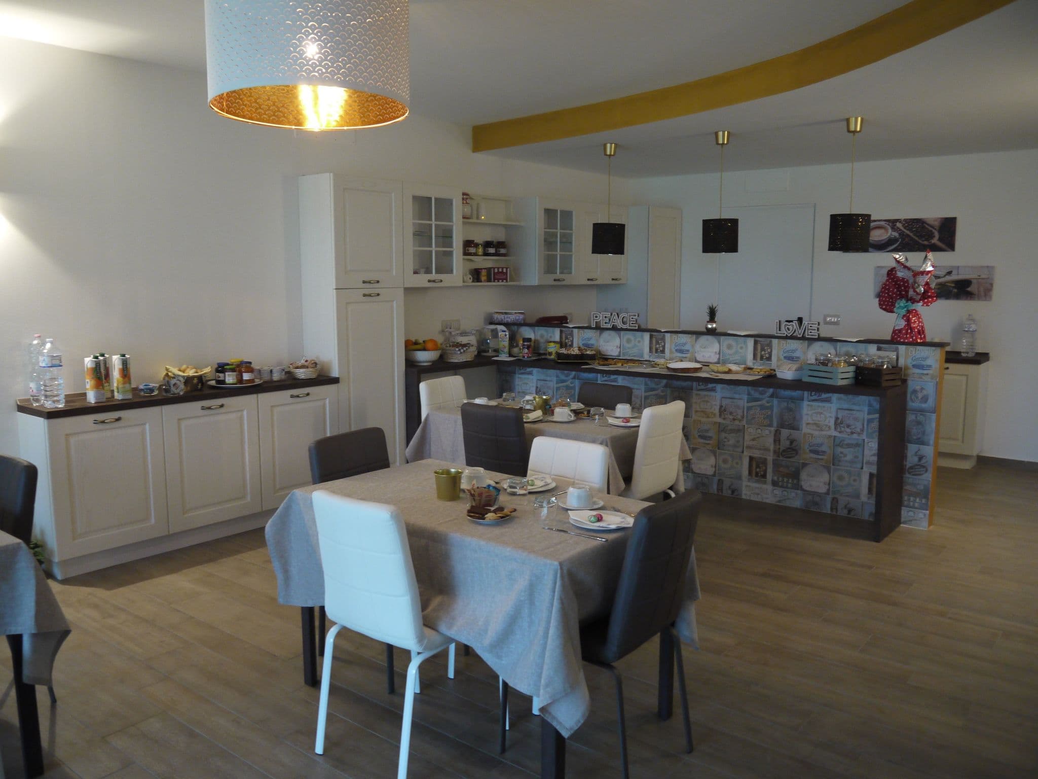 Kitchen / Dining Room