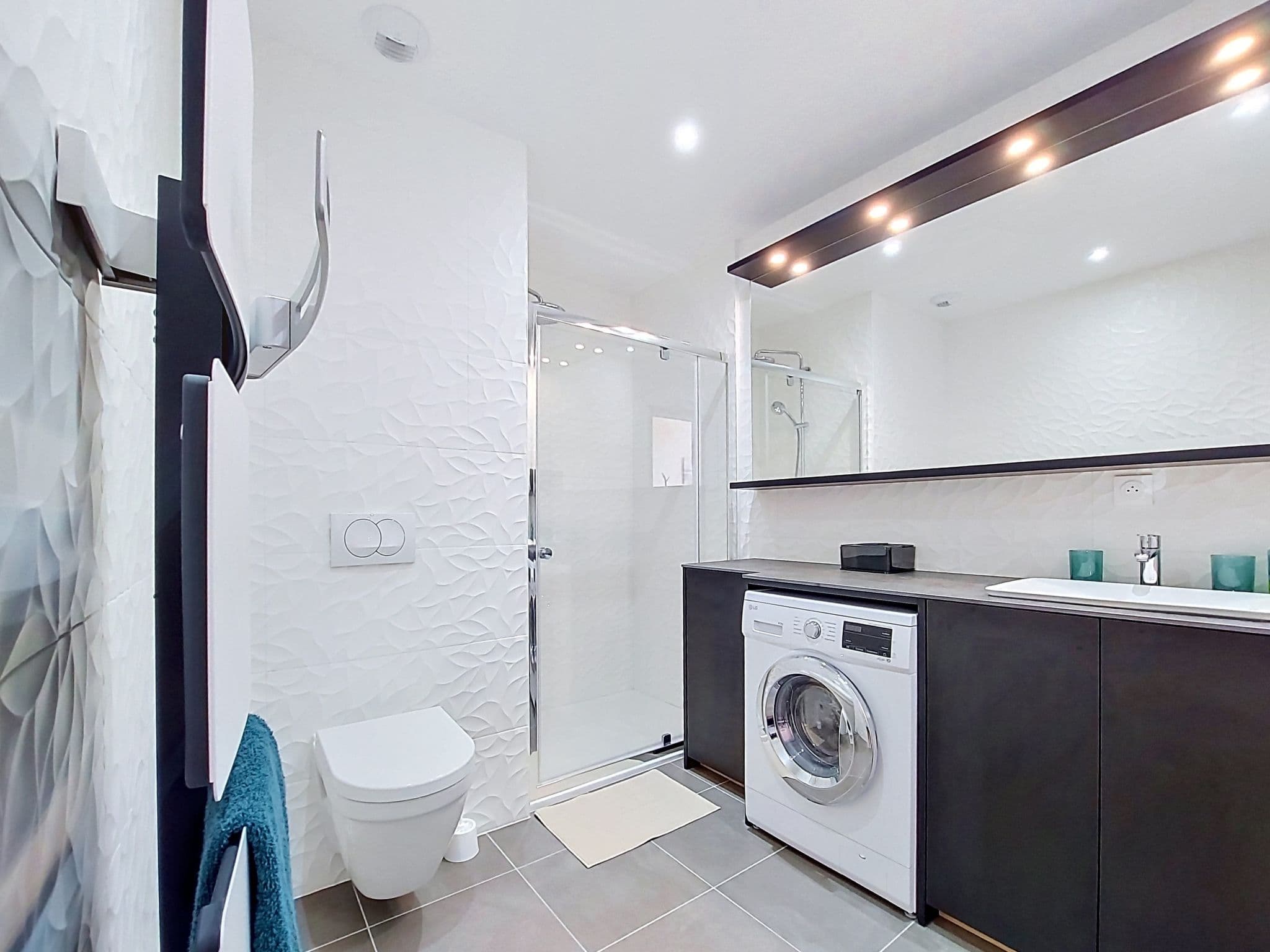 Bathroom / Wellness