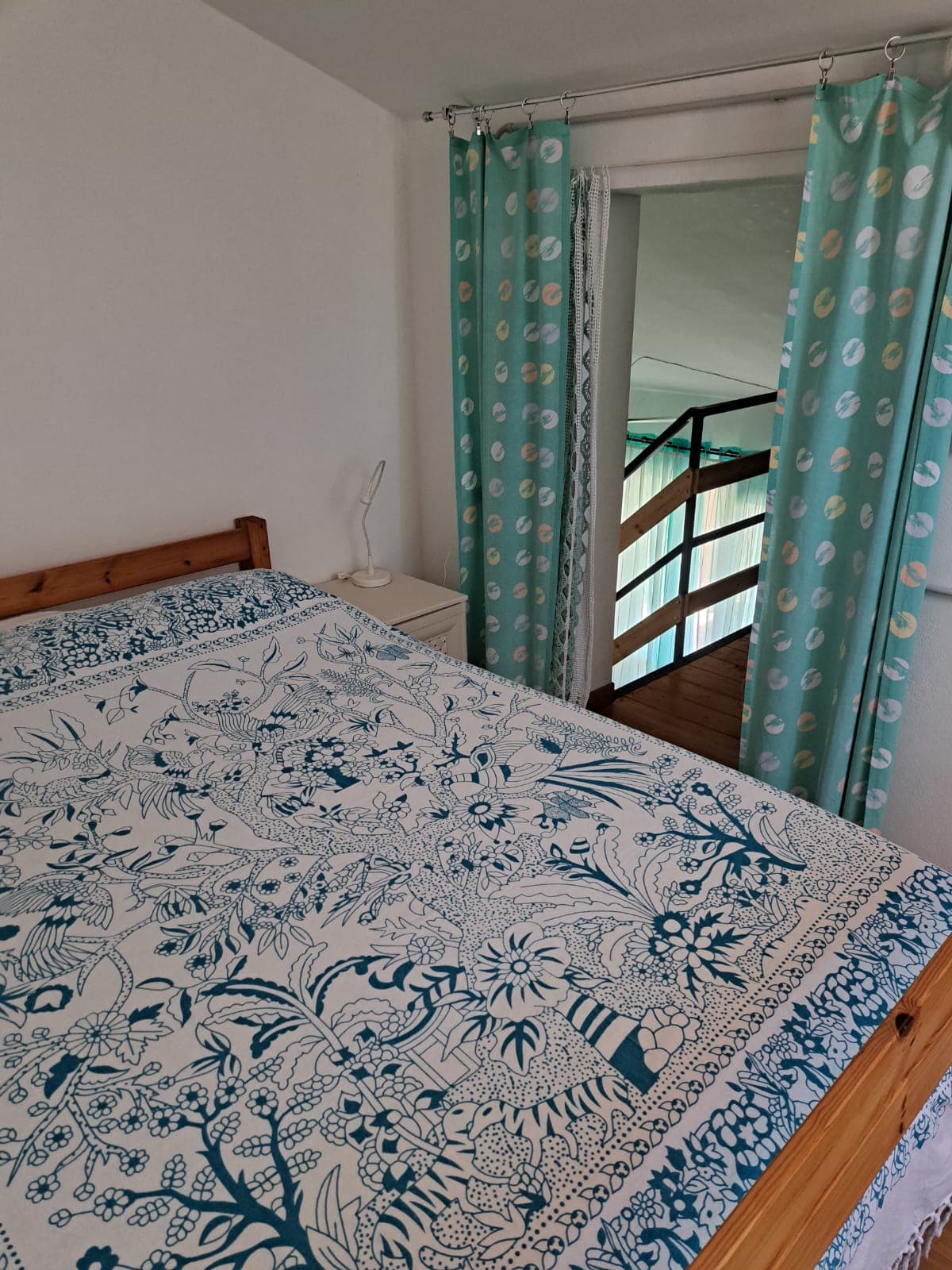 green bedroom queen size for your child or a couple of friend joining the holiday