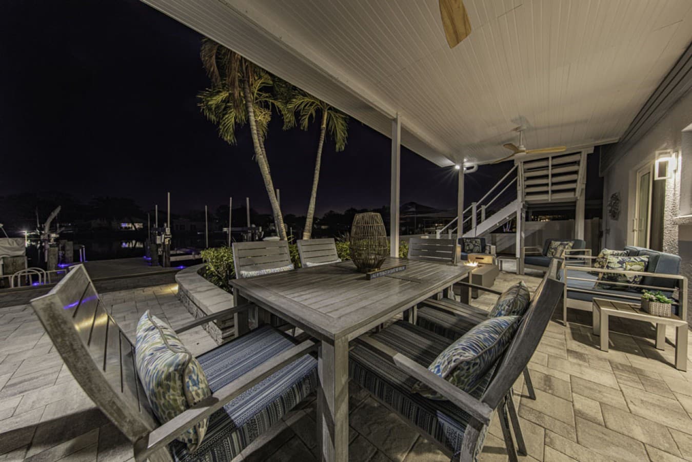 08 VA-outdoor-dining.jpg