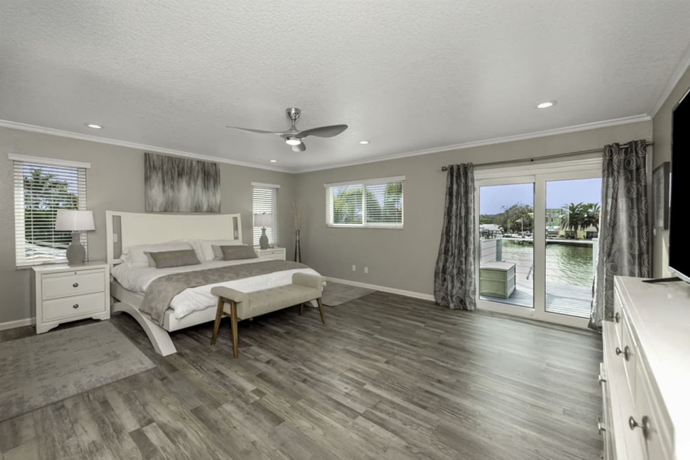 17 VA-upstairs-master-bedroom-5.jpg