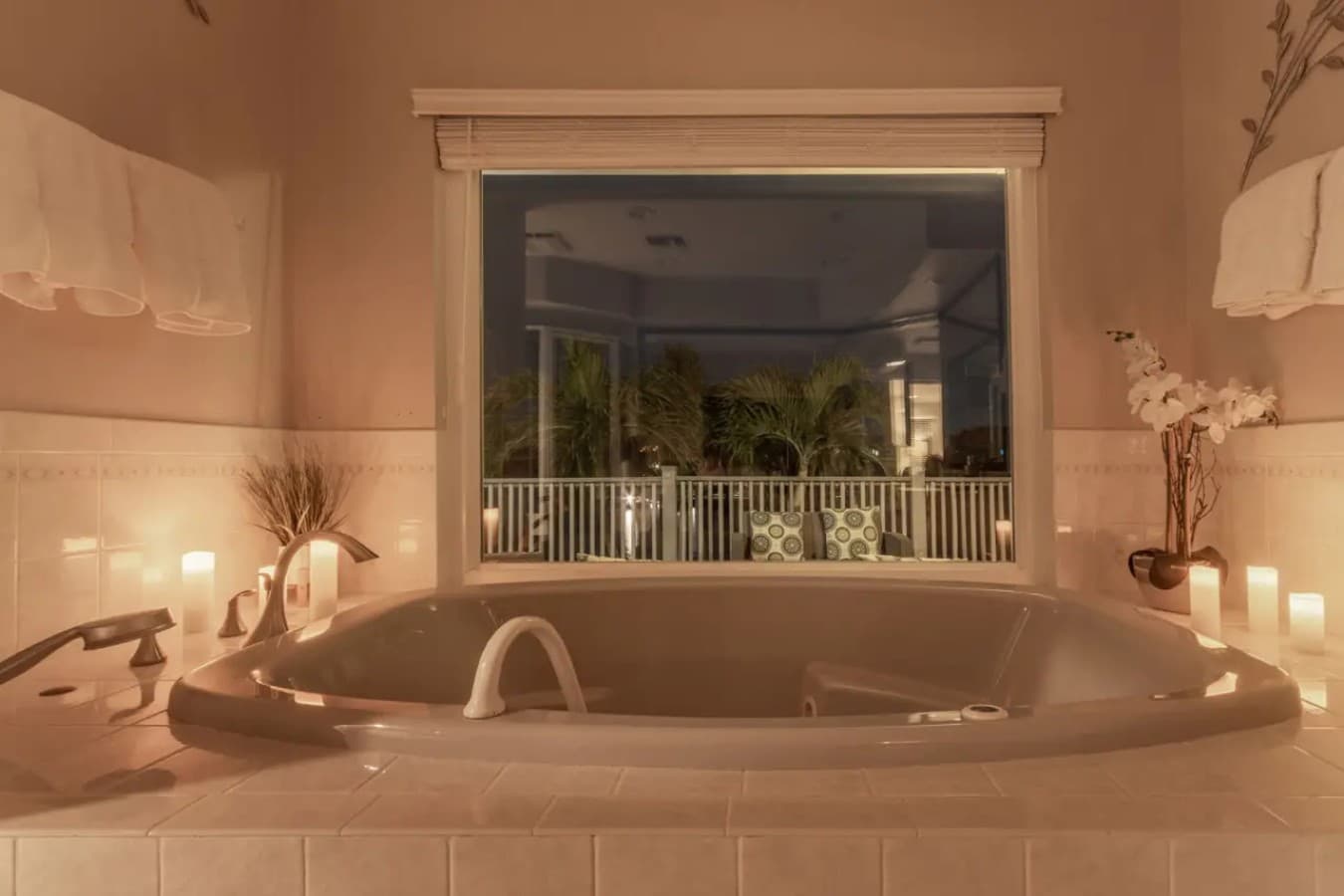21 VA-US-master-bath-jetted-tub.jpeg