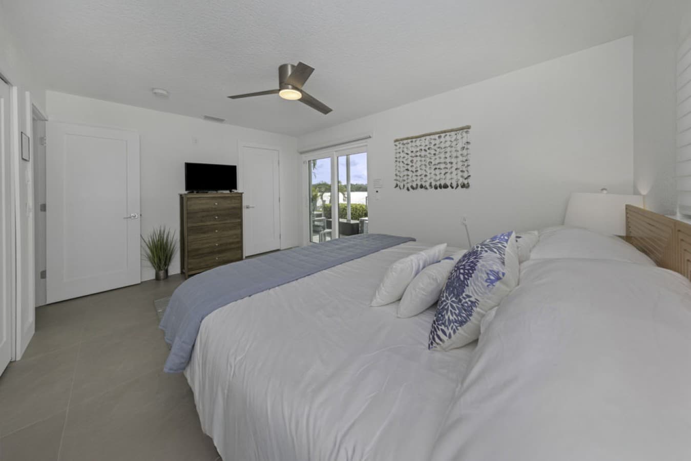 23 VA-DS-Master-Bedroom.jpg