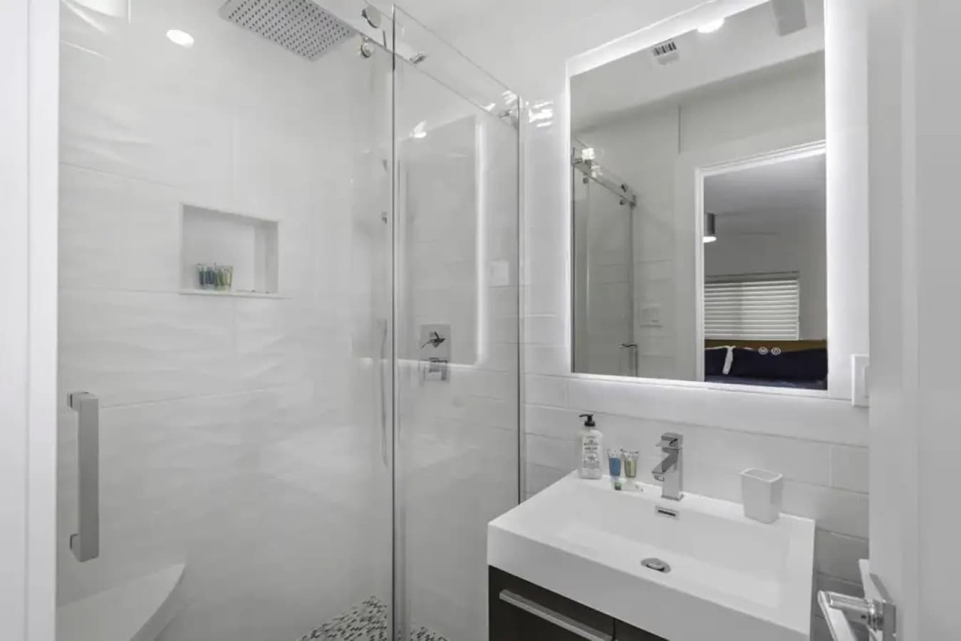 24 VA-DS-masther-bathroom.jpeg
