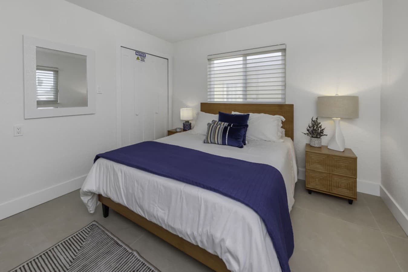 25 VA-DS-Queen-Bedroom.jpg
